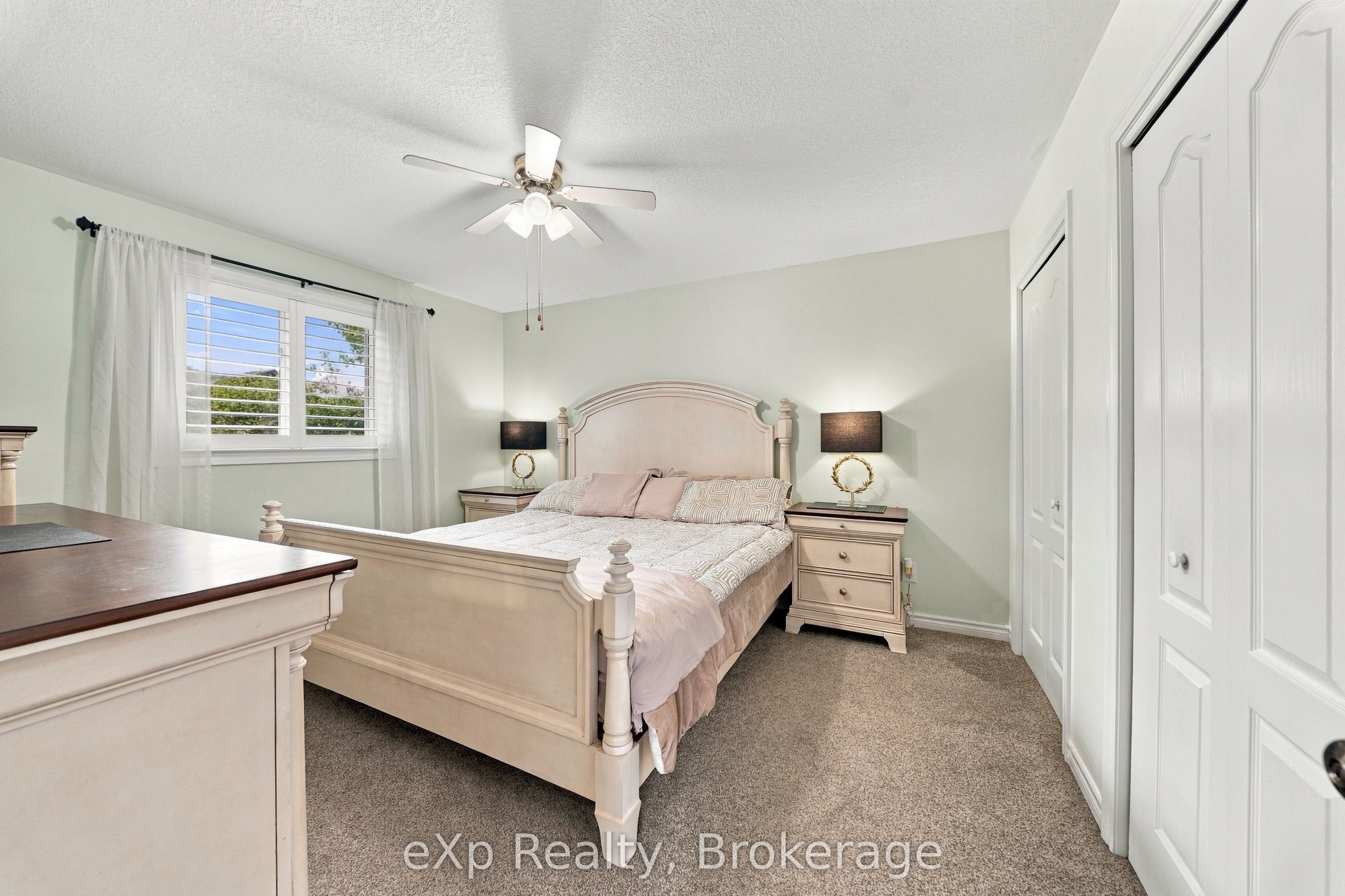 10 Christopher Court Property Photo 16