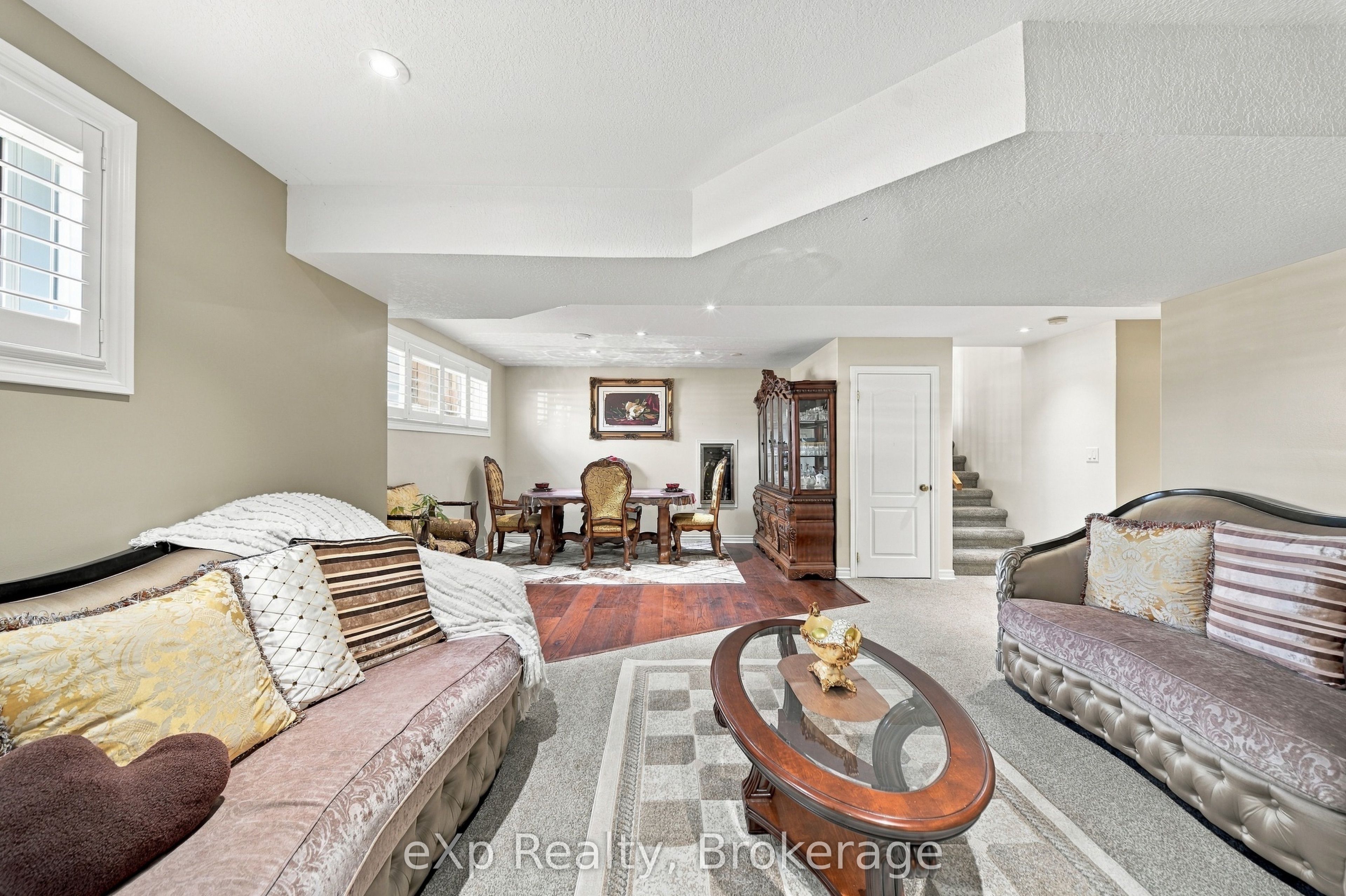 10 Christopher Court Property Photo 23