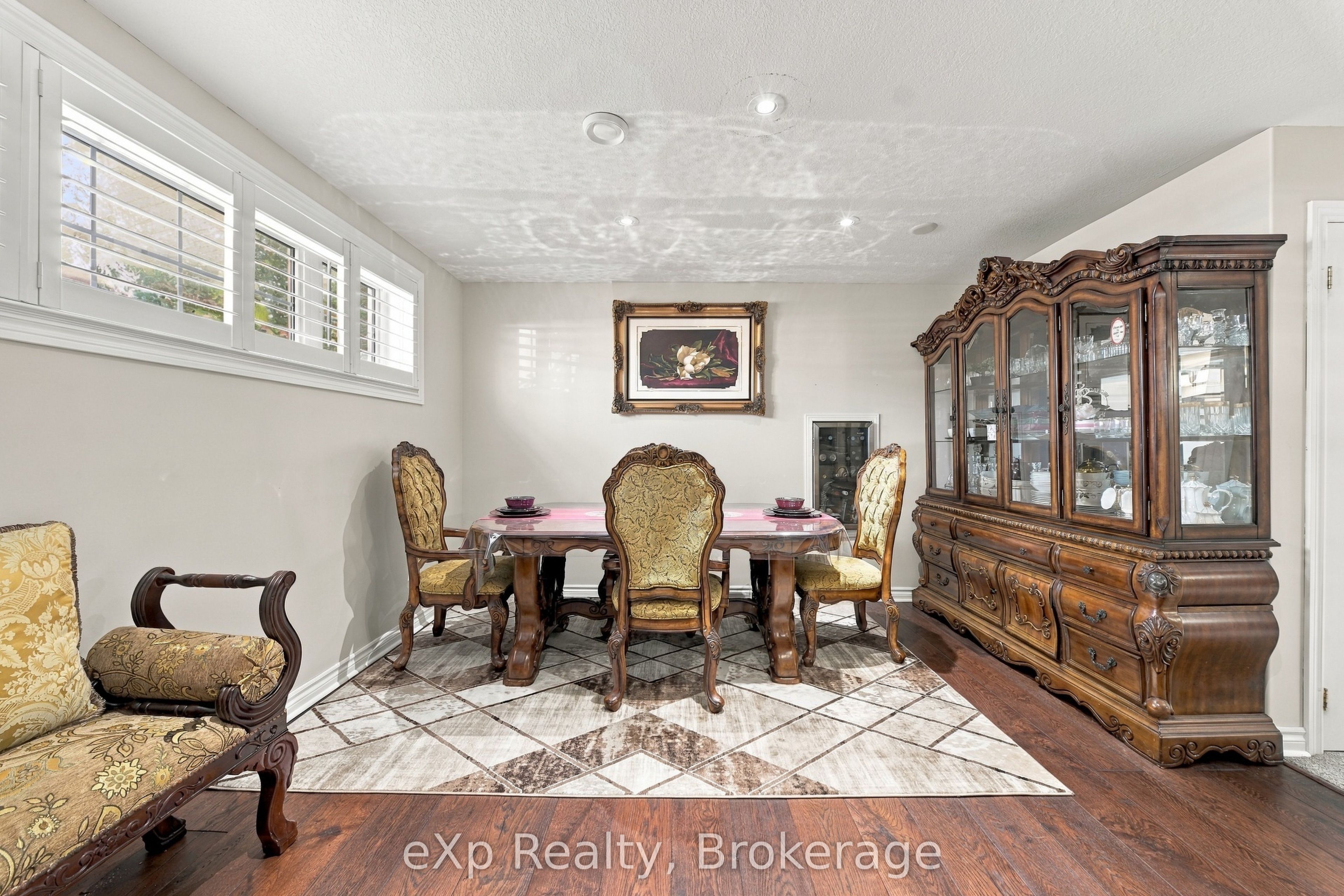 10 Christopher Court Property Photo 24