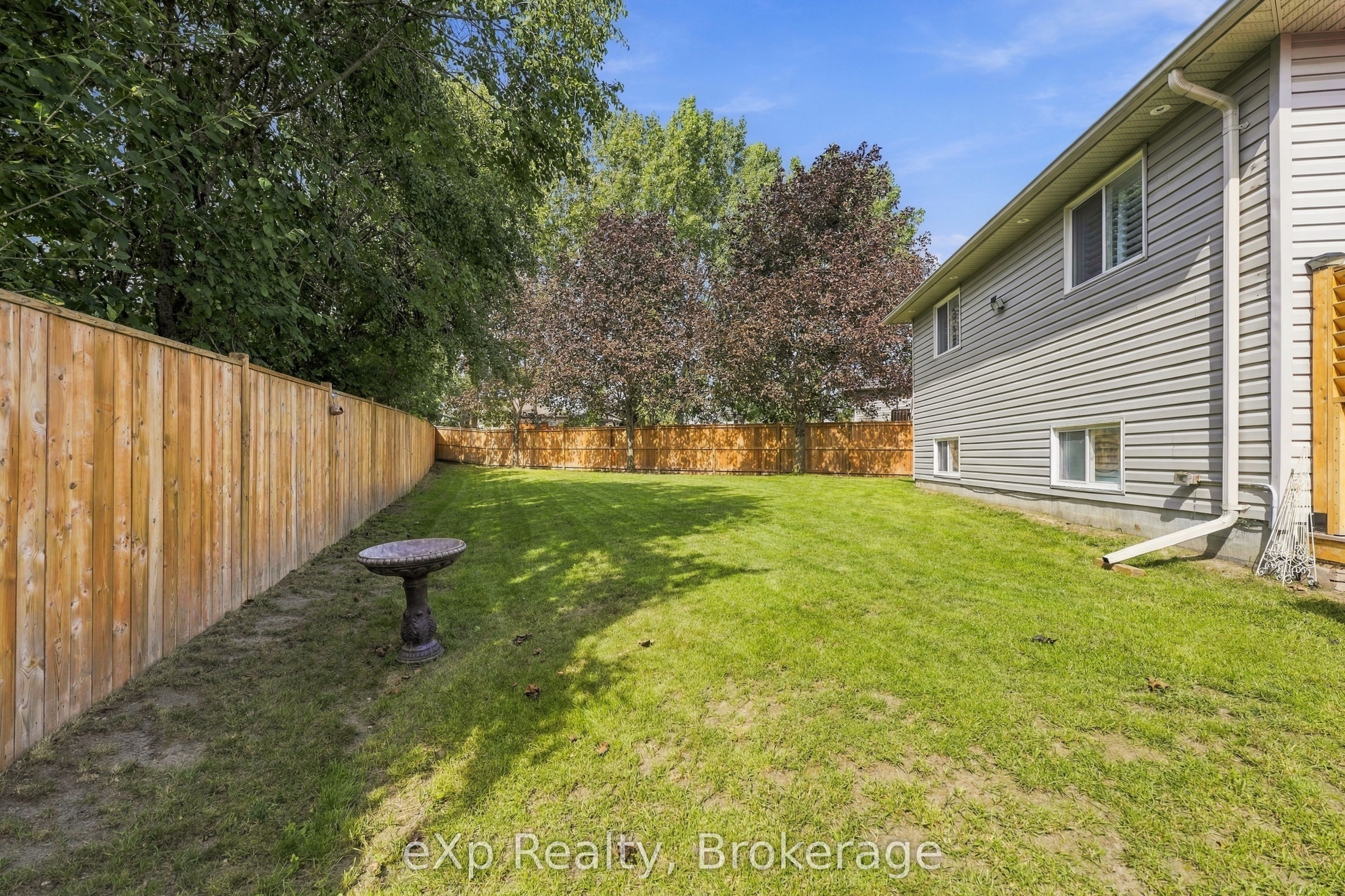 10 Christopher Court Property Photo 33