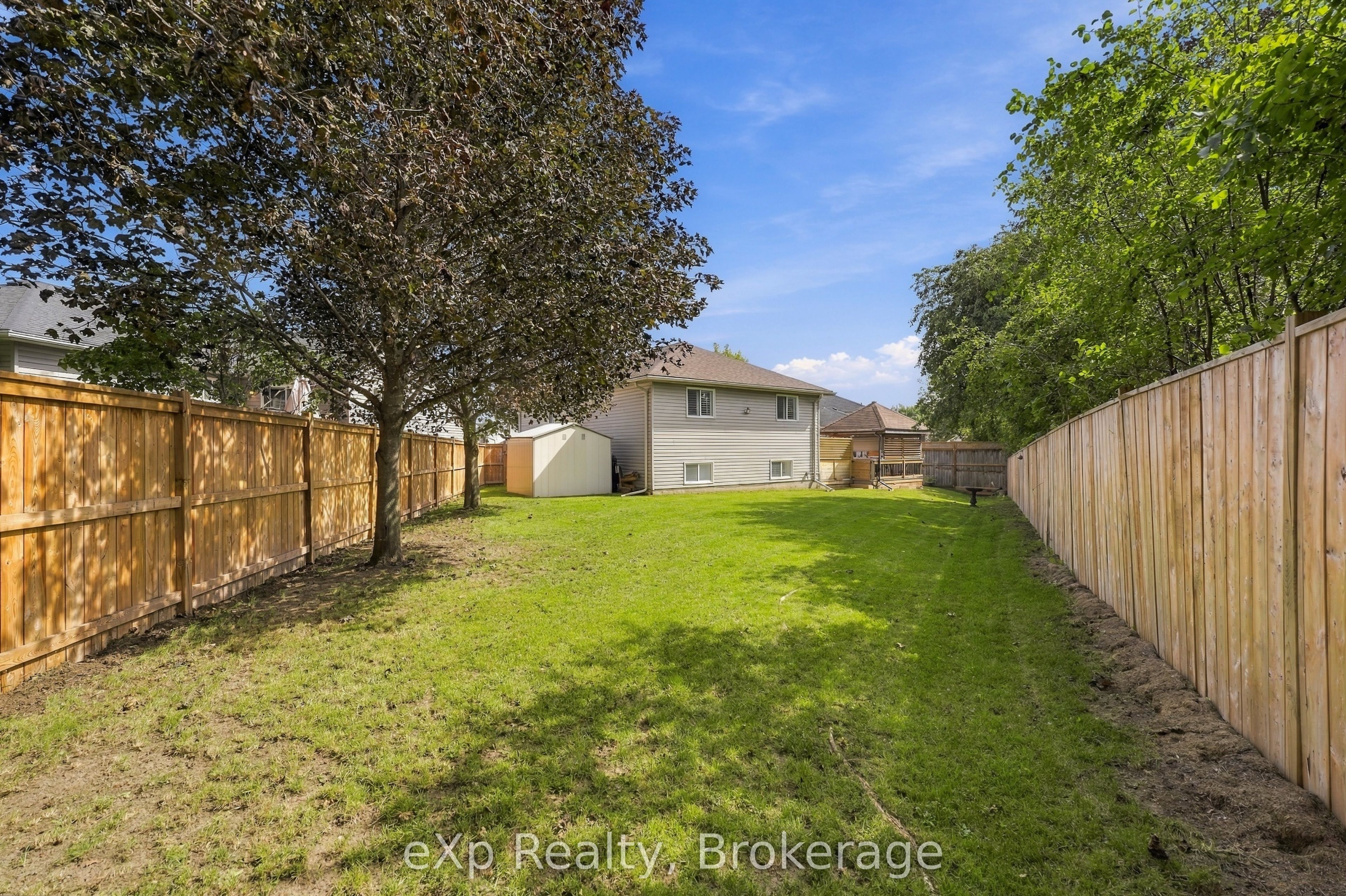 10 Christopher Court Property Photo 34