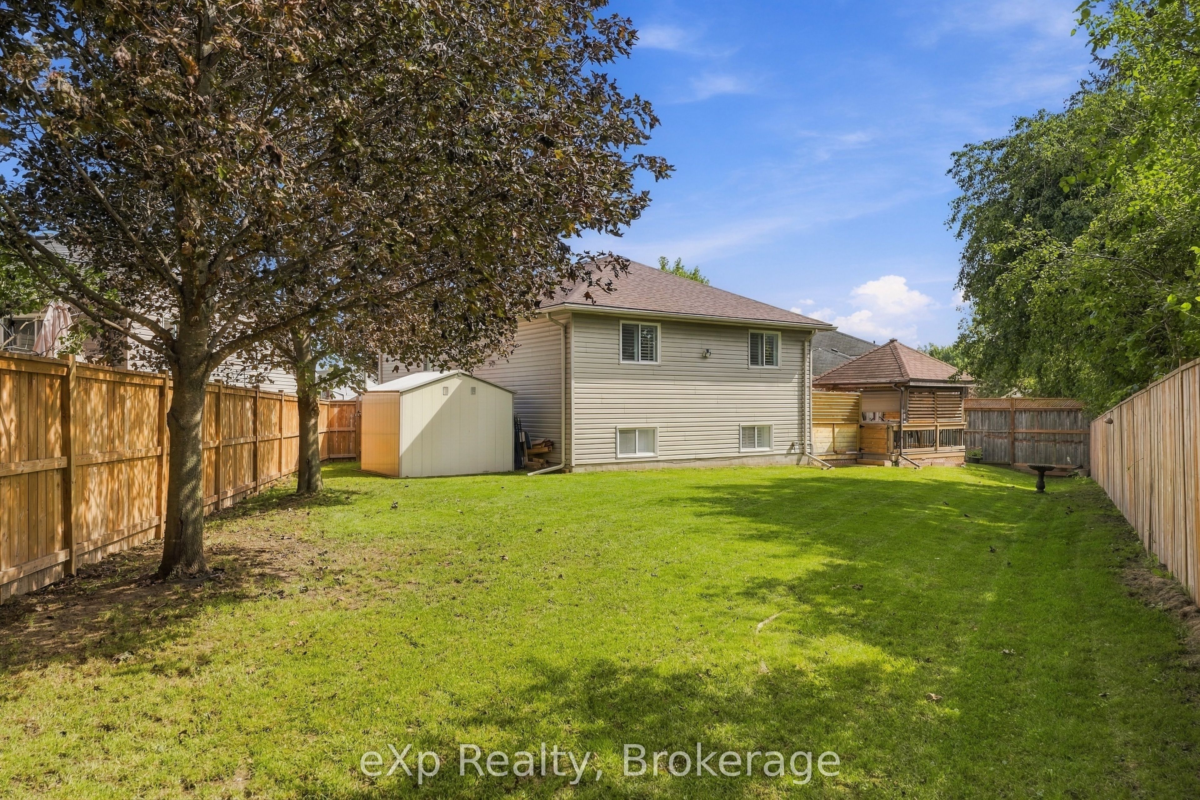 10 Christopher Court Property Photo 35