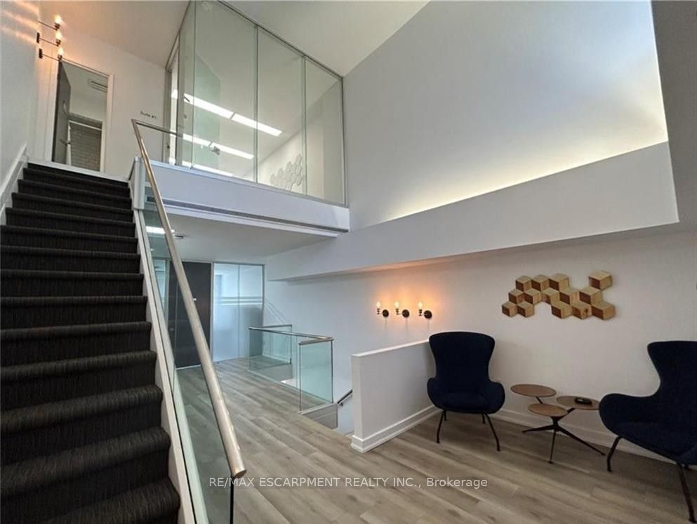 57 John Street S 2 Property Photo 1