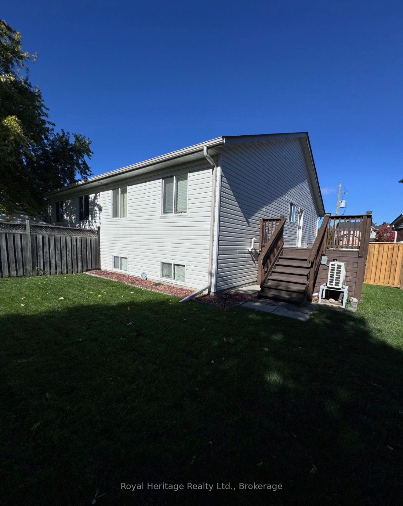 7 Lang Court Property Photo 2