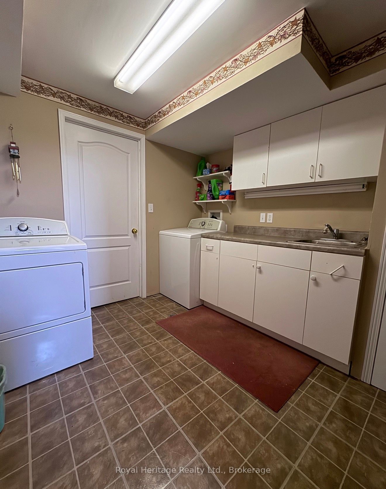 7 Lang Court Property Photo 11