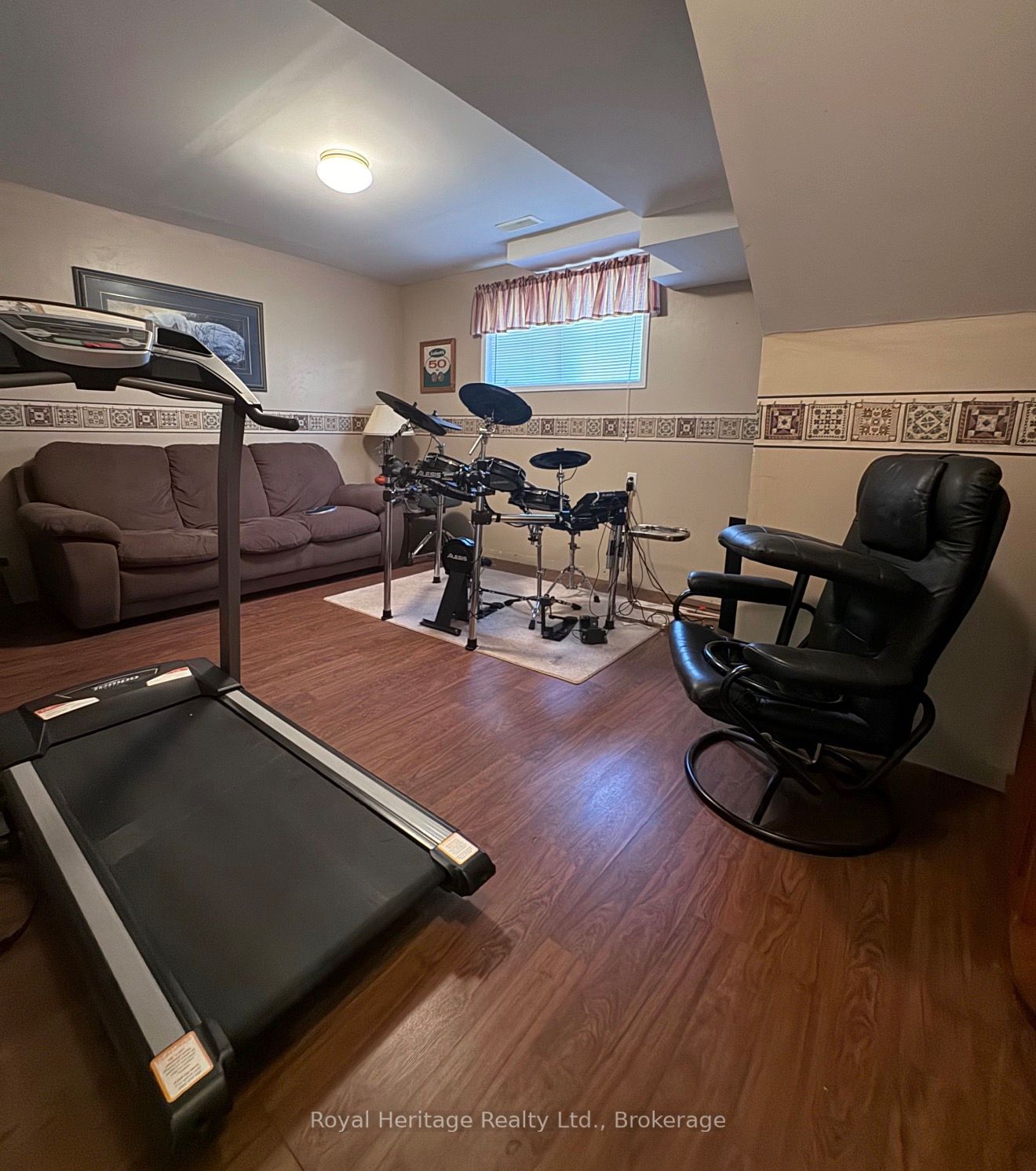 7 Lang Court Property Photo 14