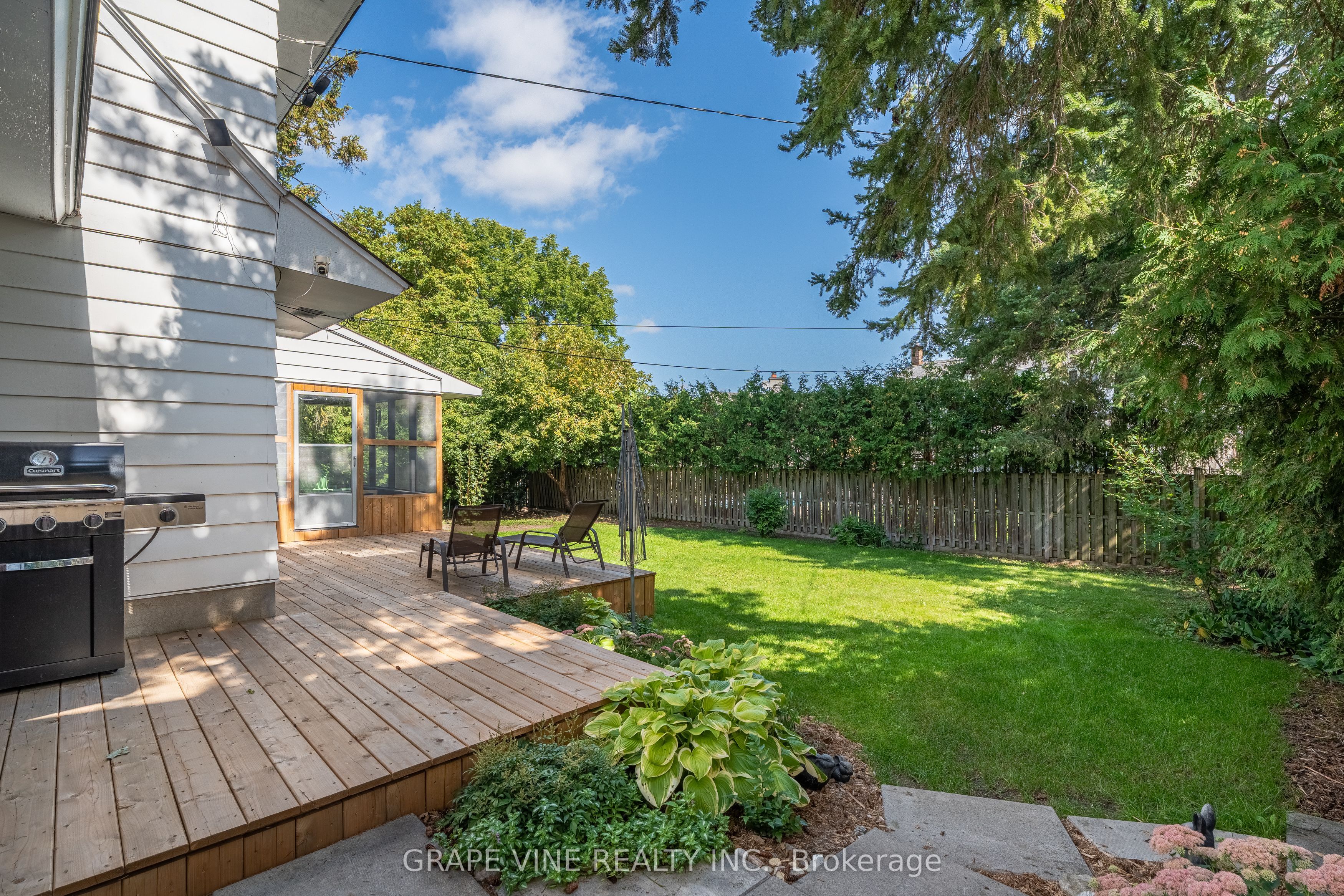 1323 Fernwood Drive Property Photo 4