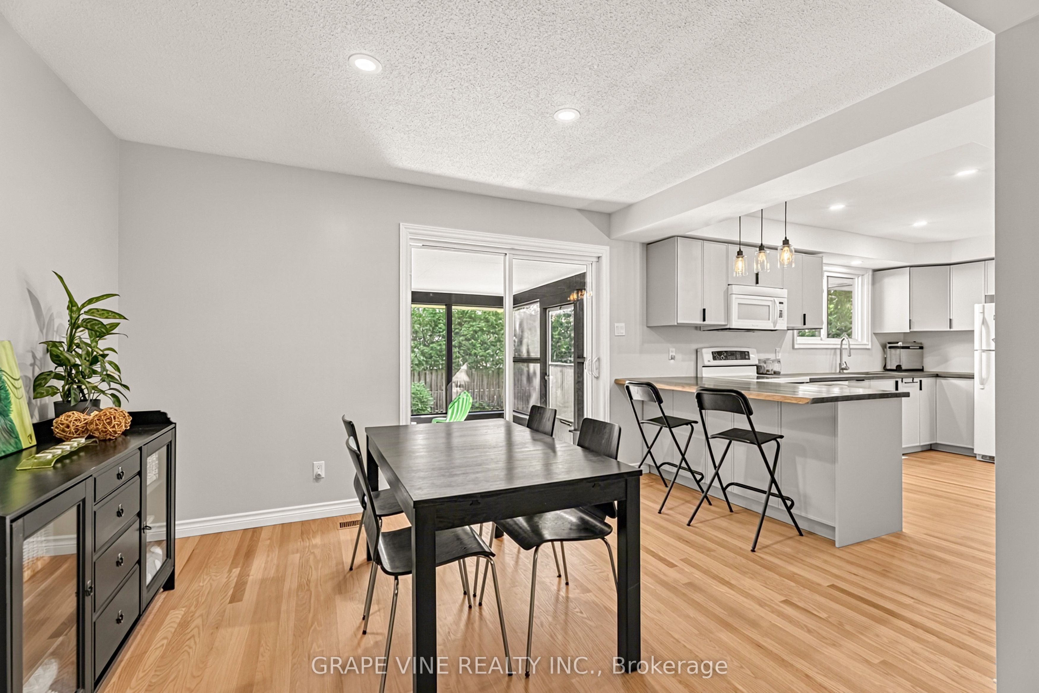 1323 Fernwood Drive Property Photo 18