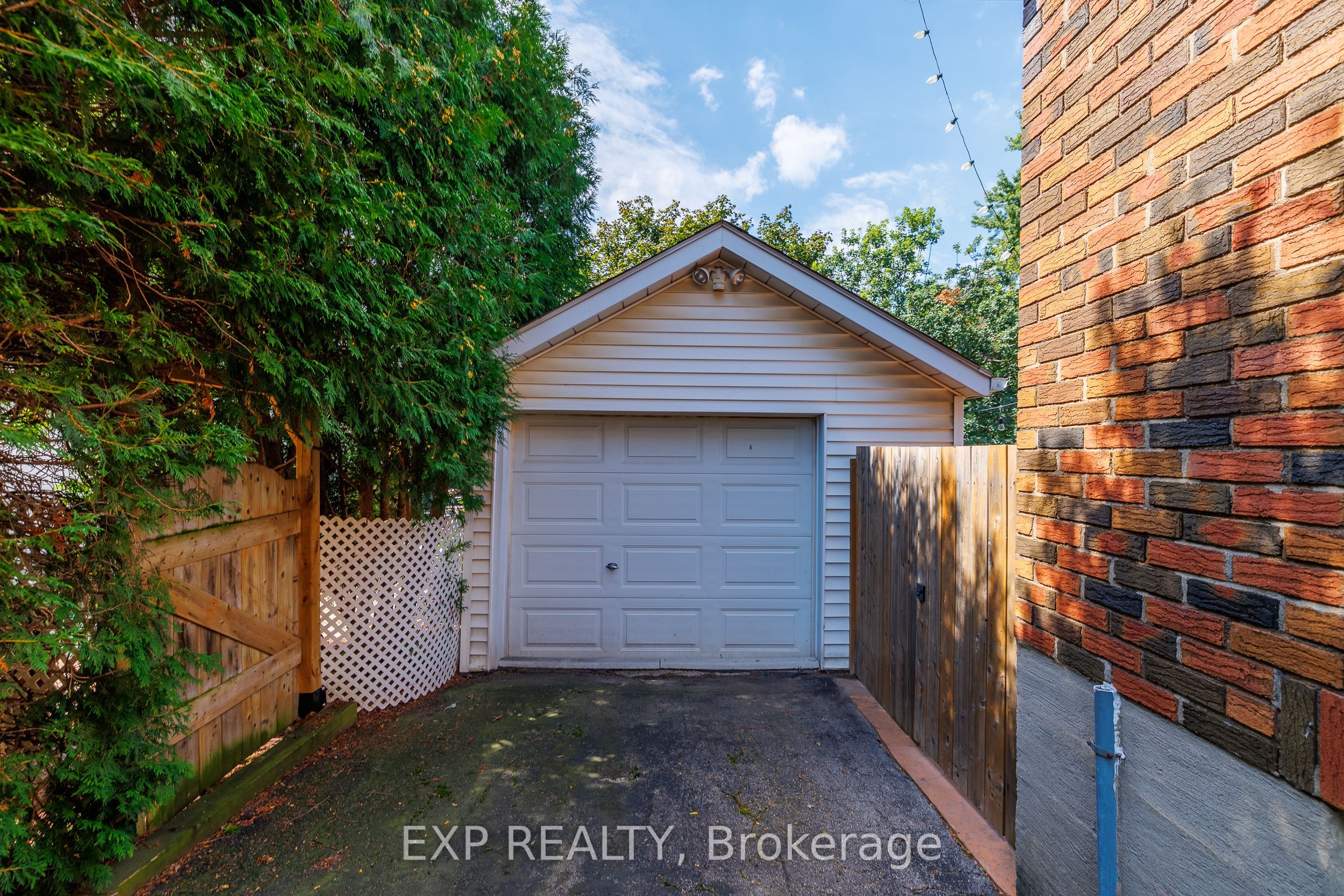 61 Marmora Street Property Photo 35