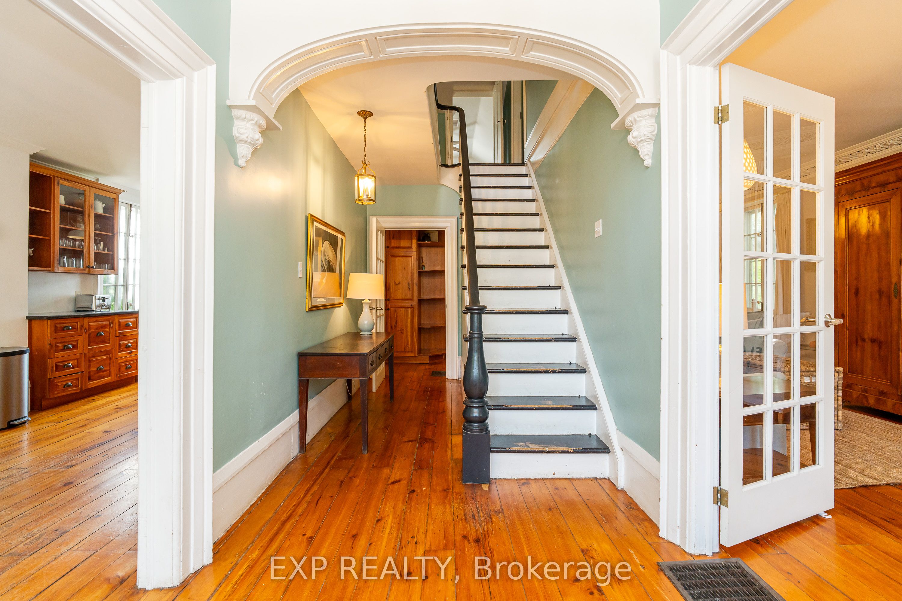 45 King Street Property Photo 6