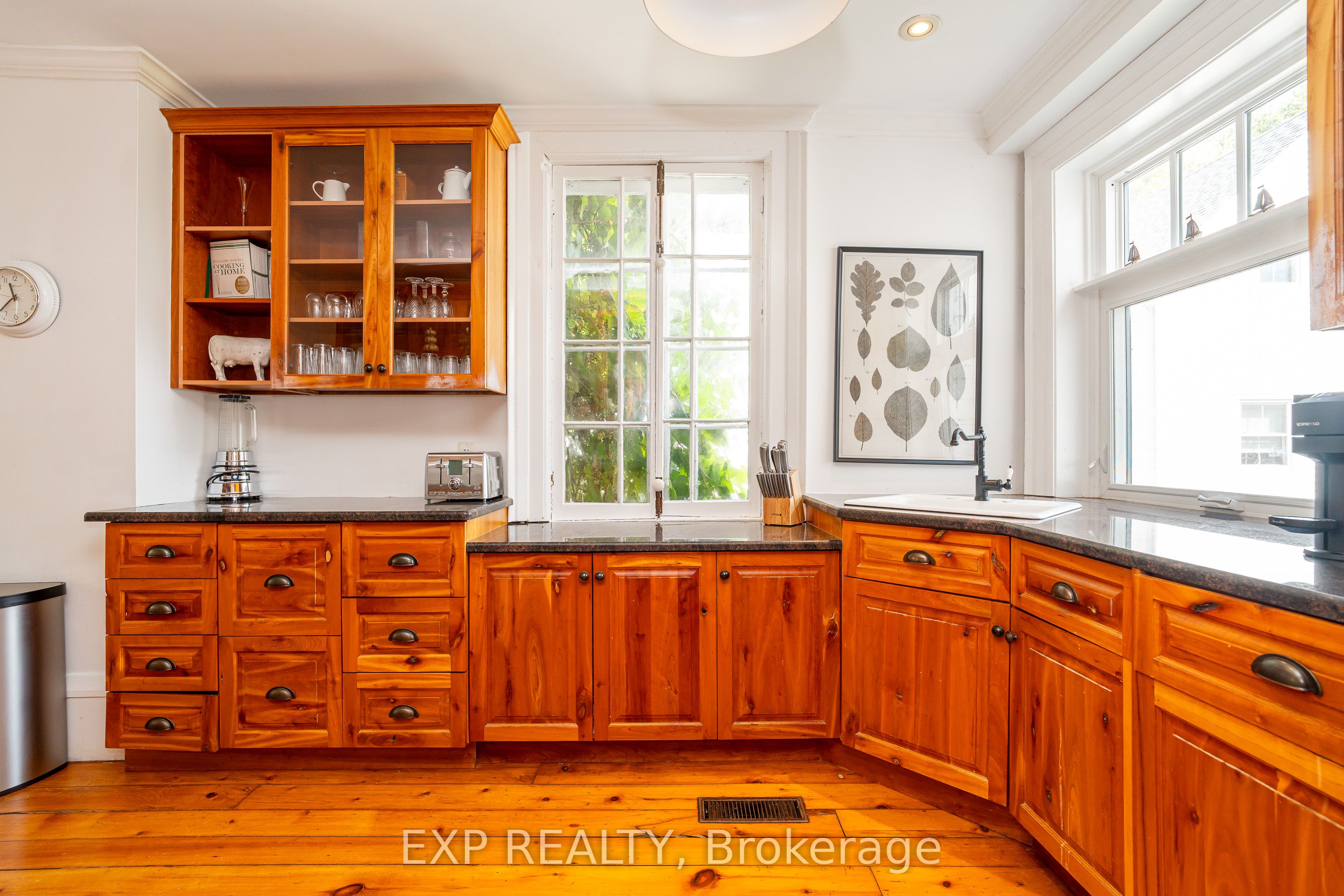 45 King Street Property Photo 14