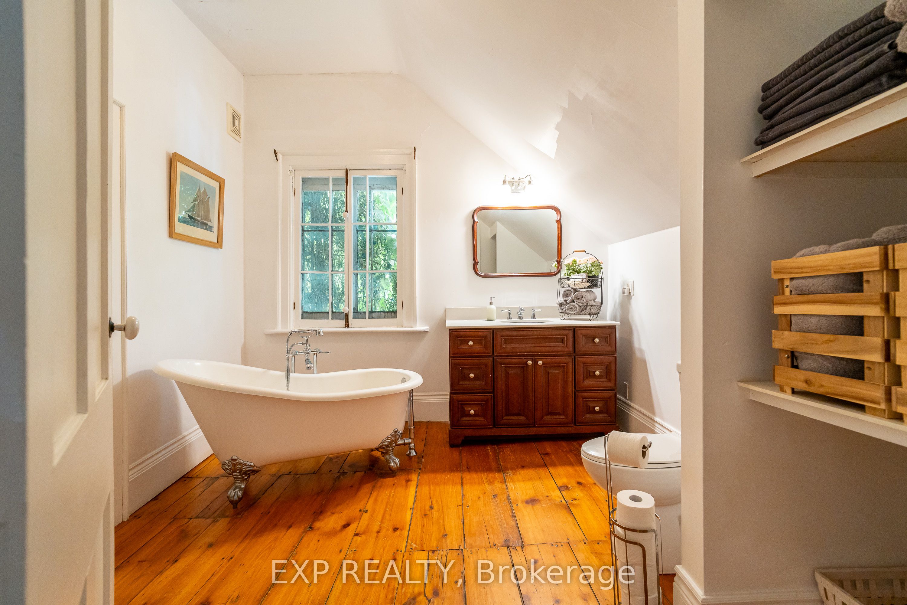 45 King Street Property Photo 18