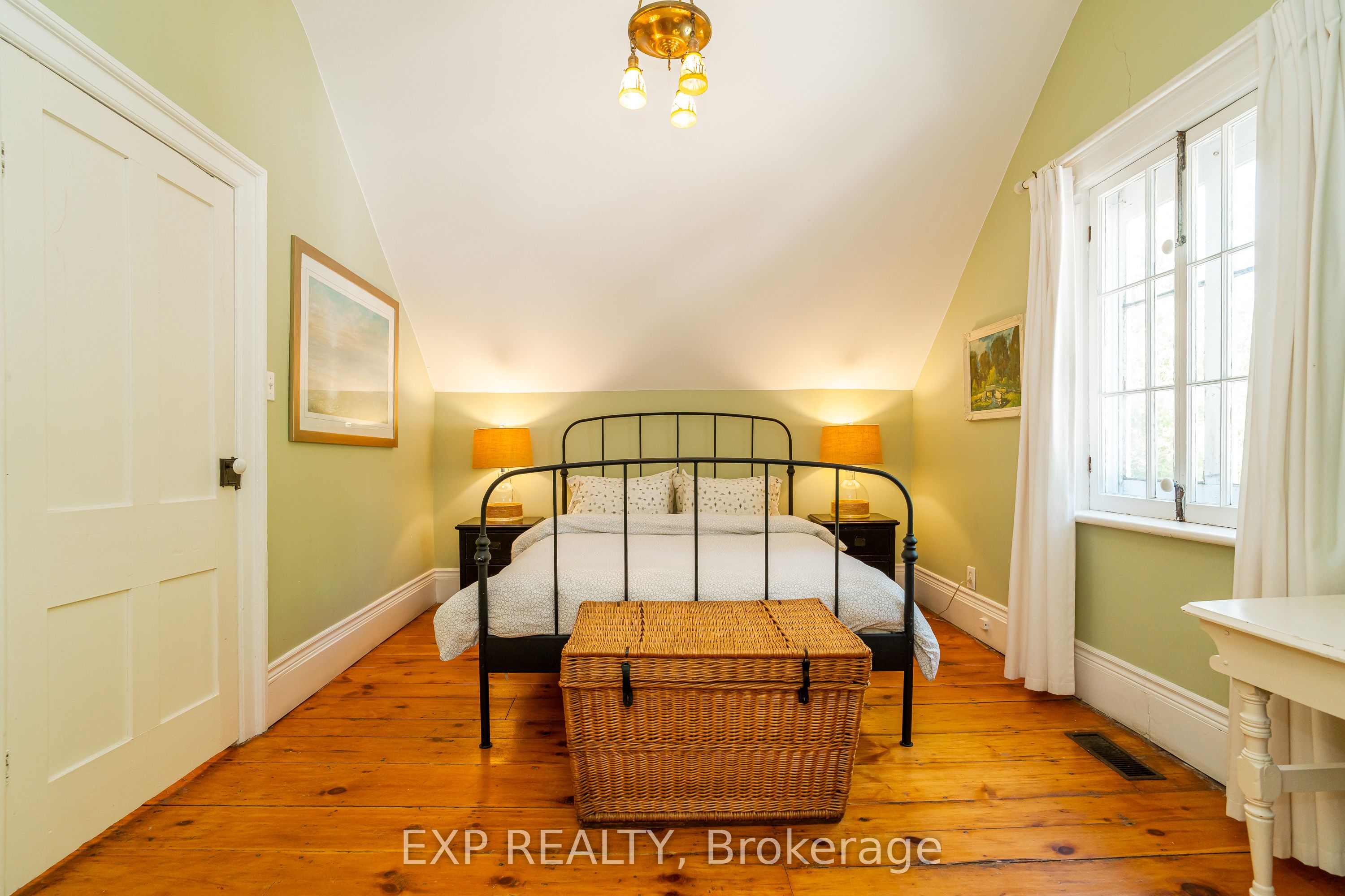 45 King Street Property Photo 23