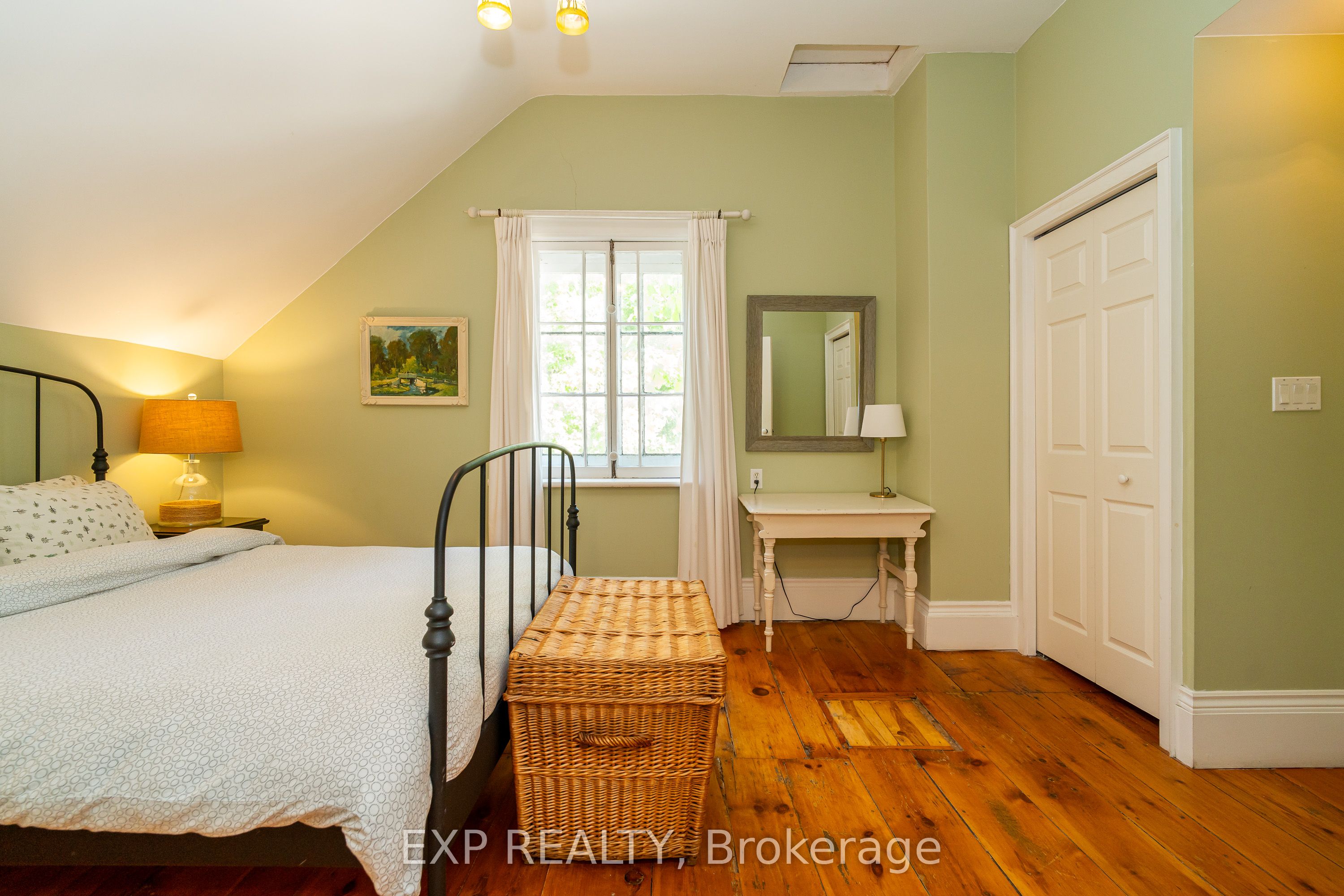 45 King Street Property Photo 24