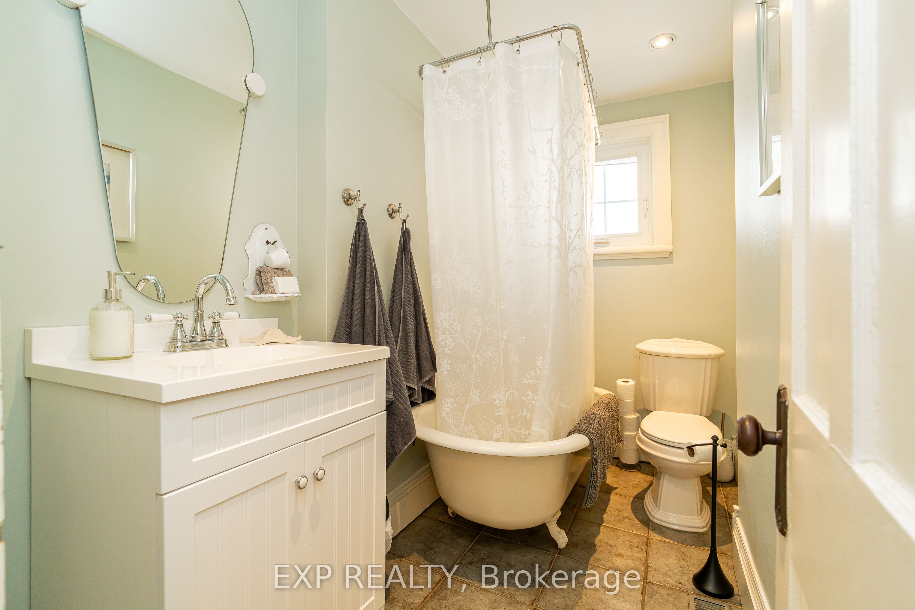 45 King Street Property Photo 28