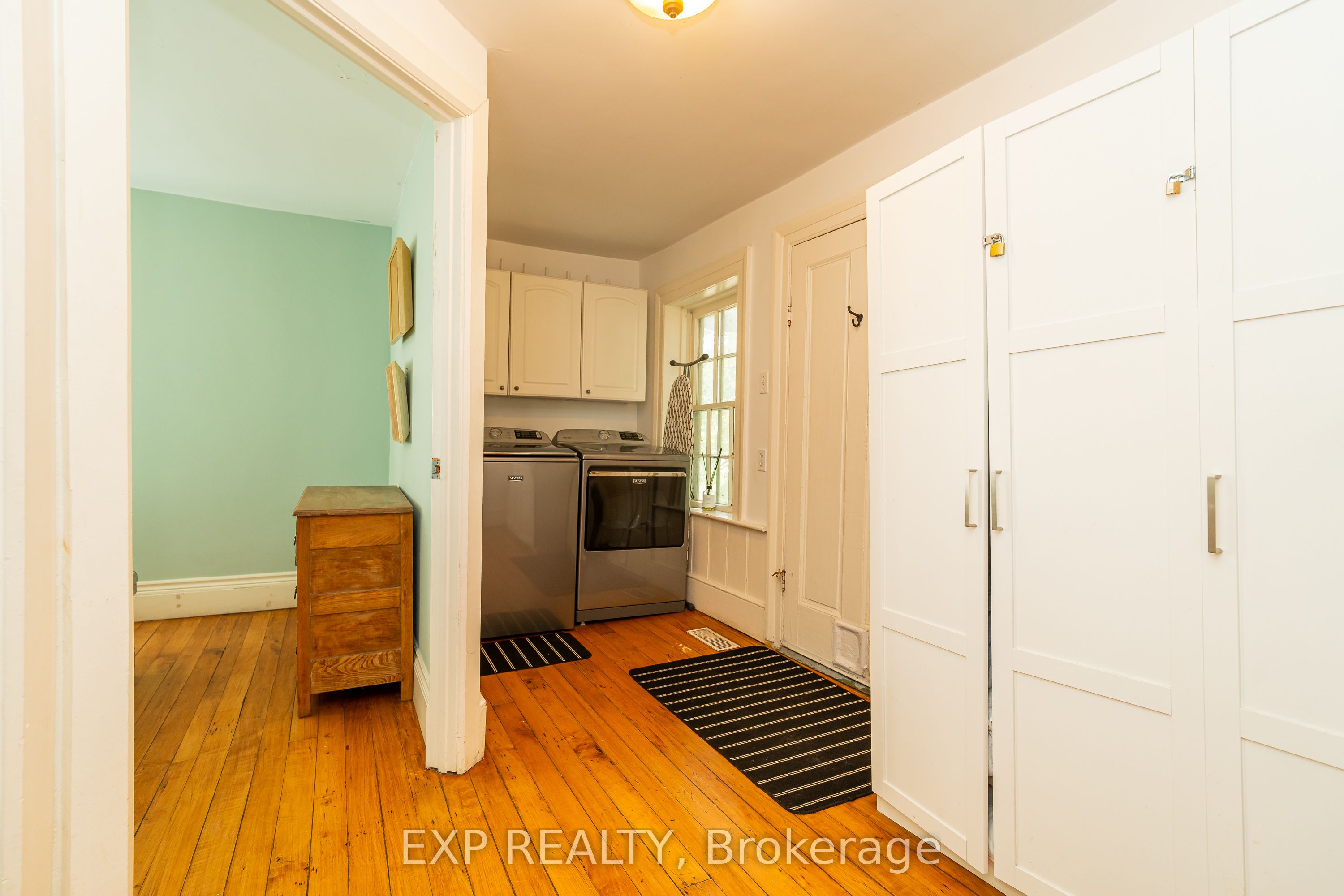 45 King Street Property Photo 31
