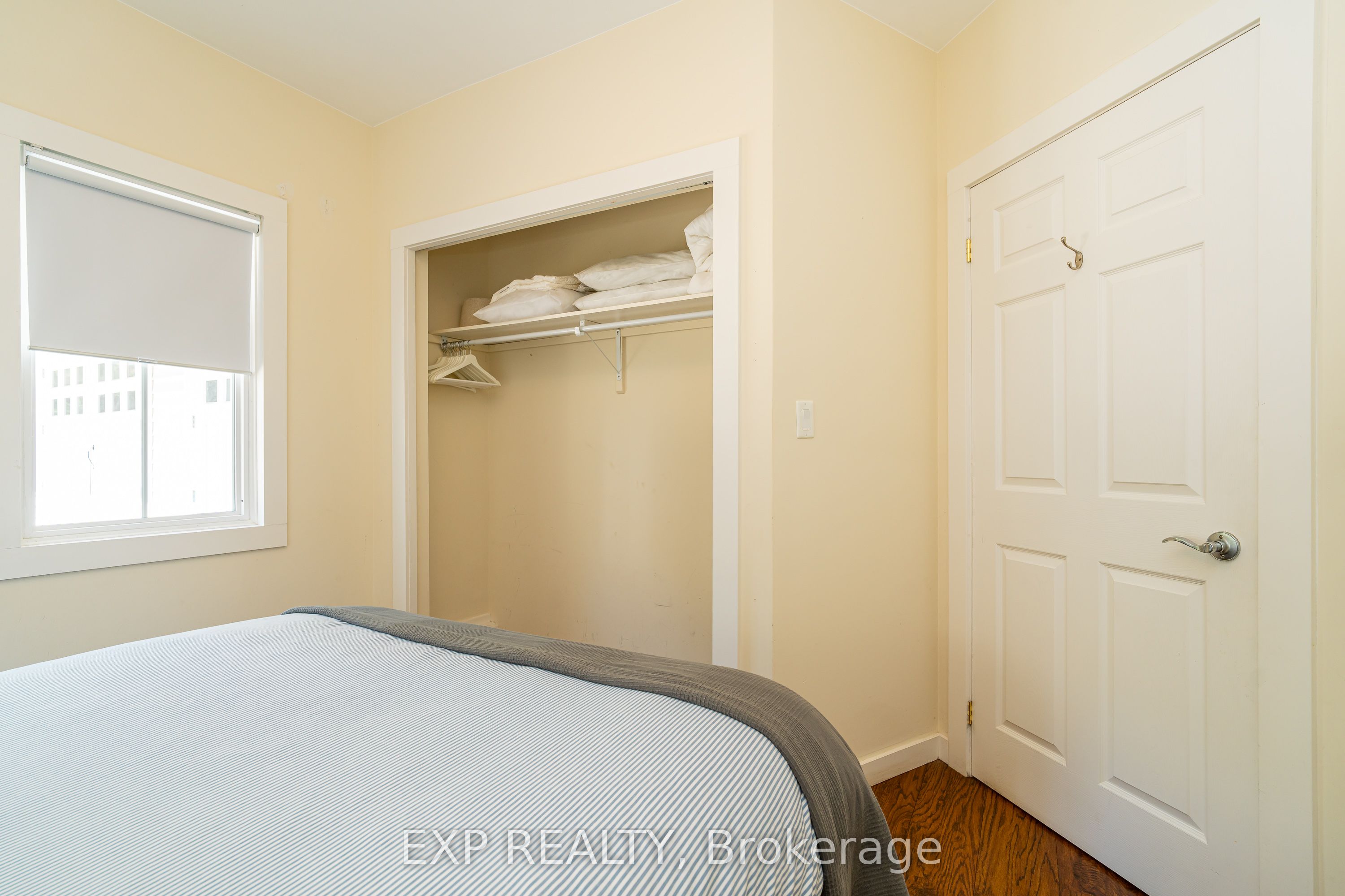 45 King Street Property Photo 36