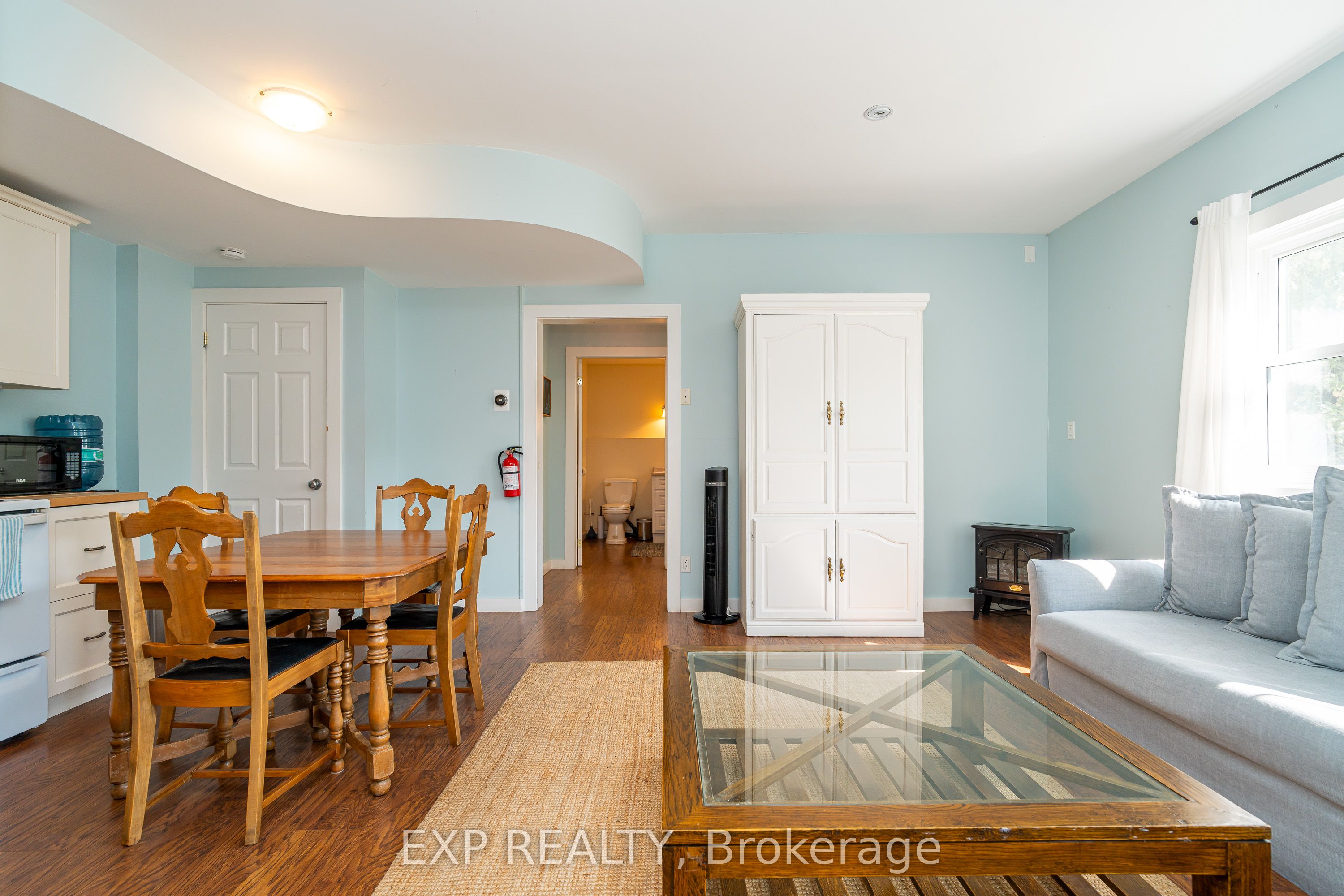 45 King Street Property Photo 38