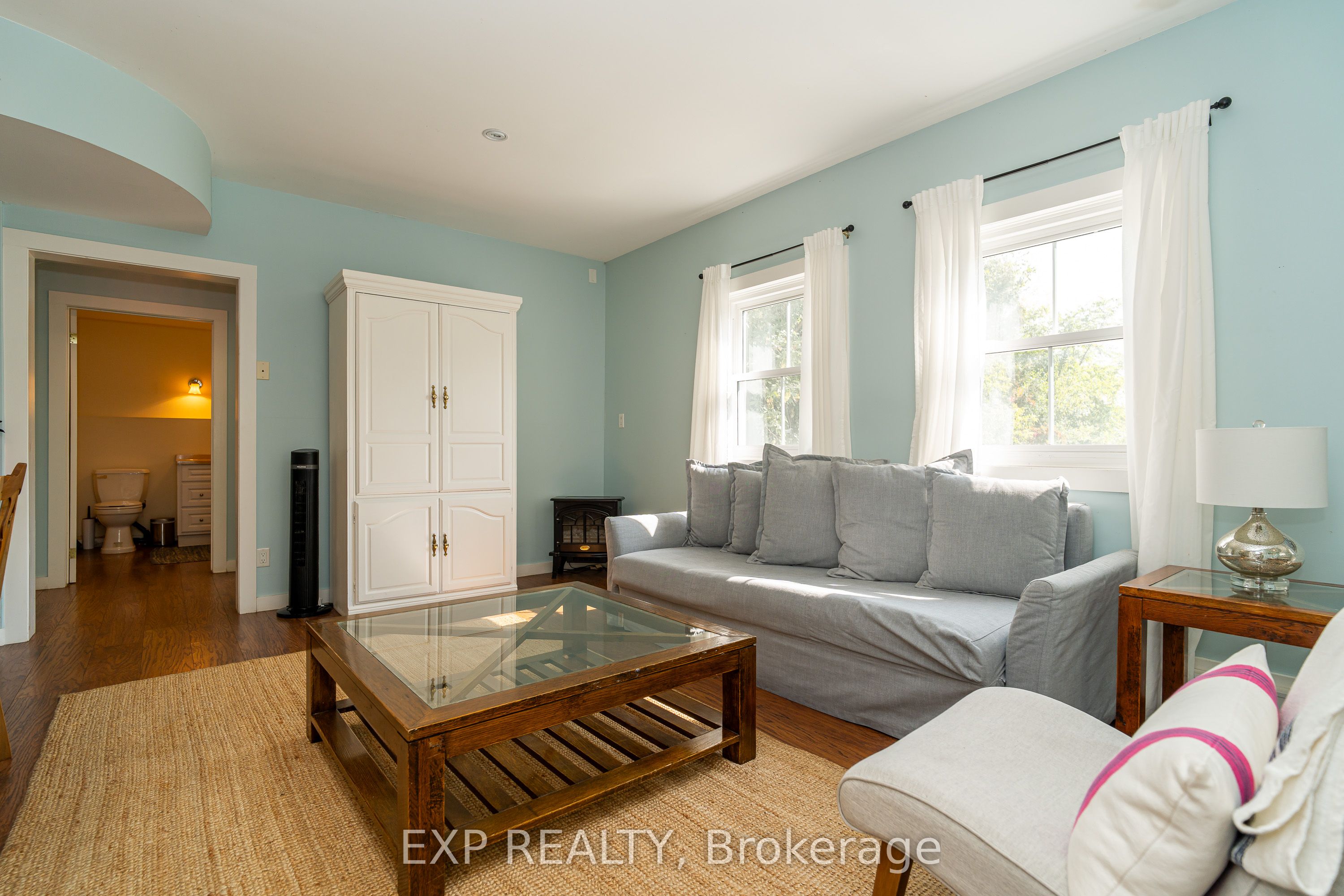 45 King Street Property Photo 40
