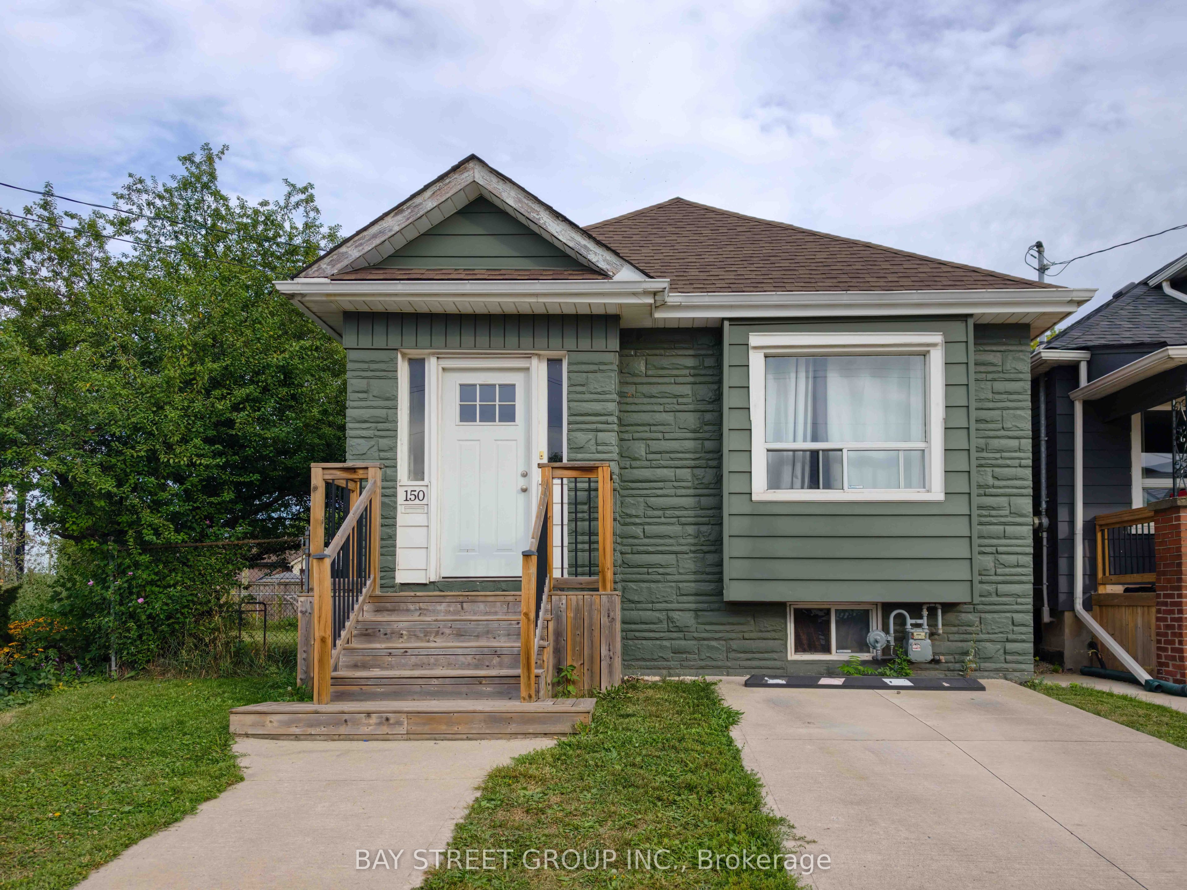 150 Crosthwaite Avenue N Property Photo 1