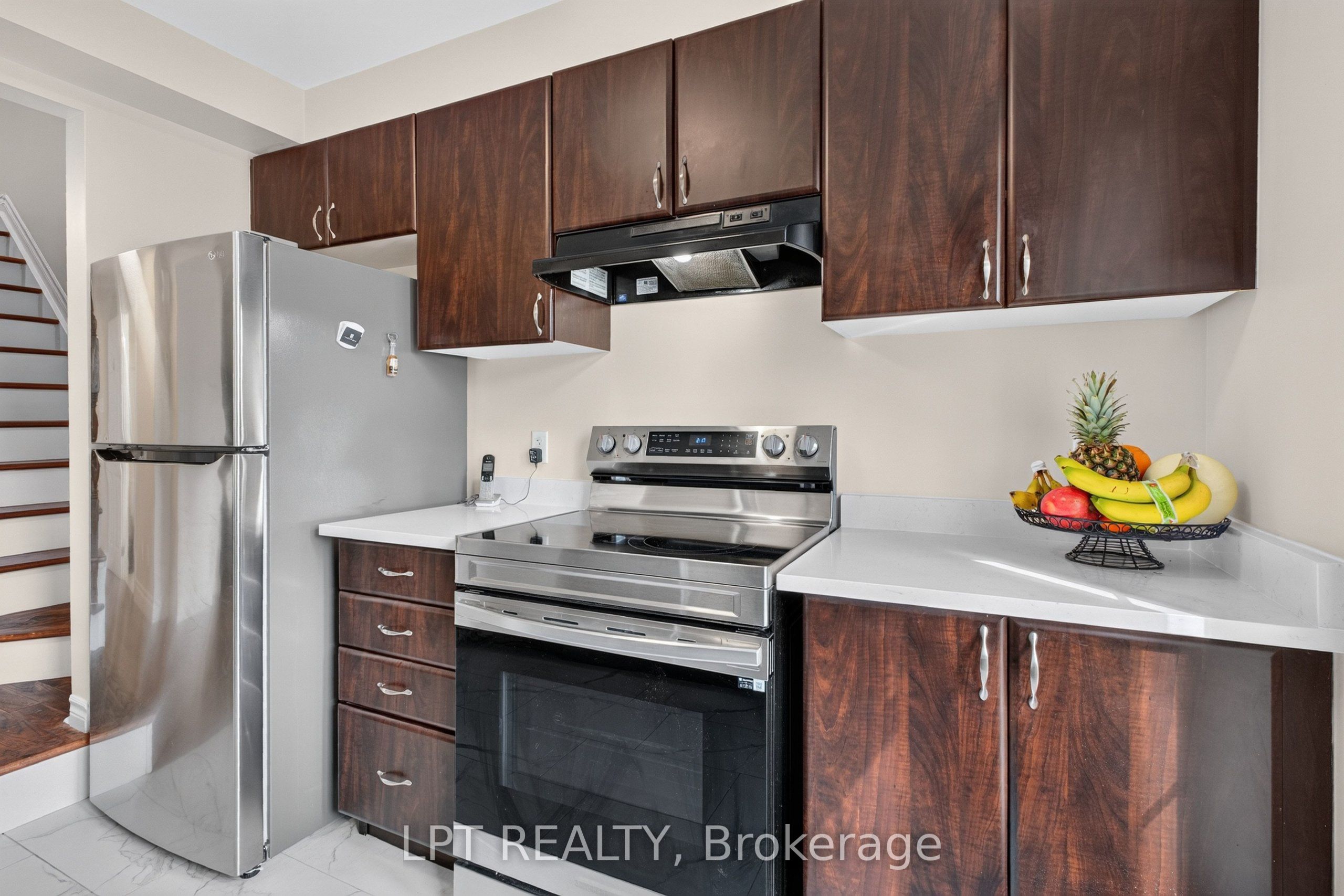 166 Sunshine Crescent Property Photo 11