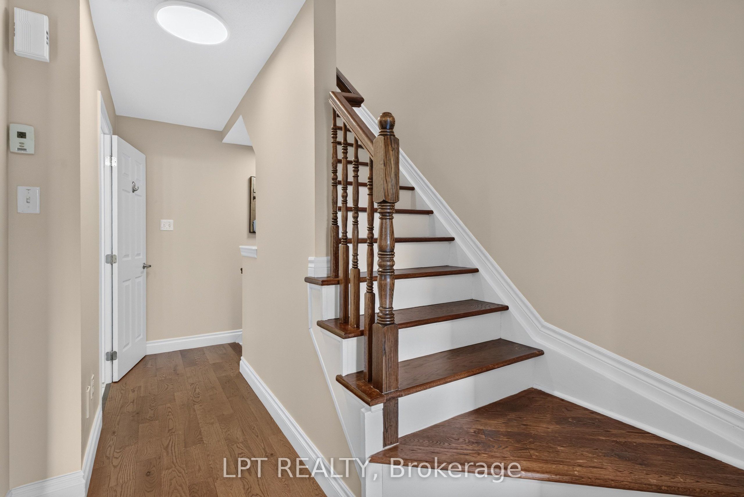 166 Sunshine Crescent Property Photo 20
