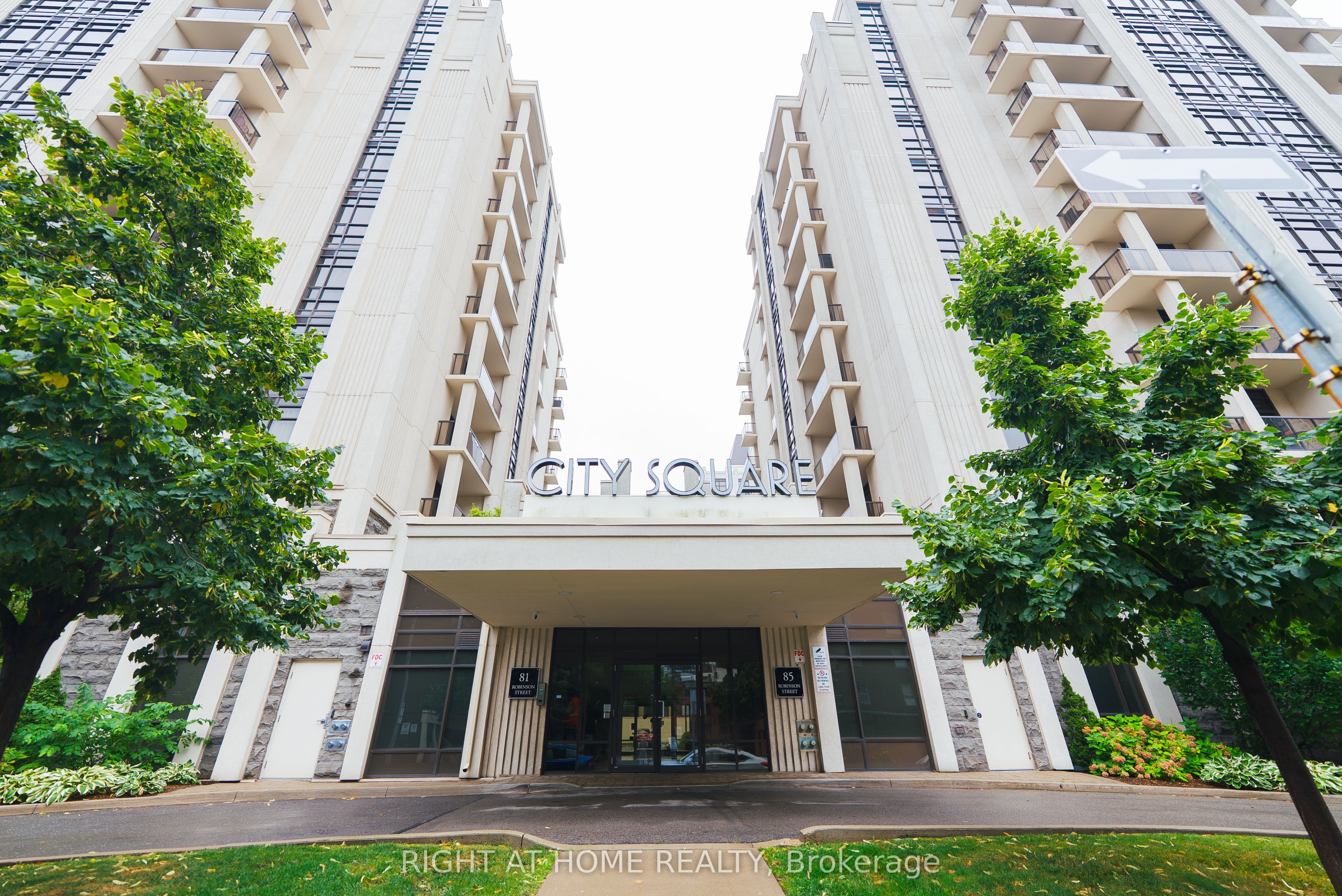 85 Robinson Street 803