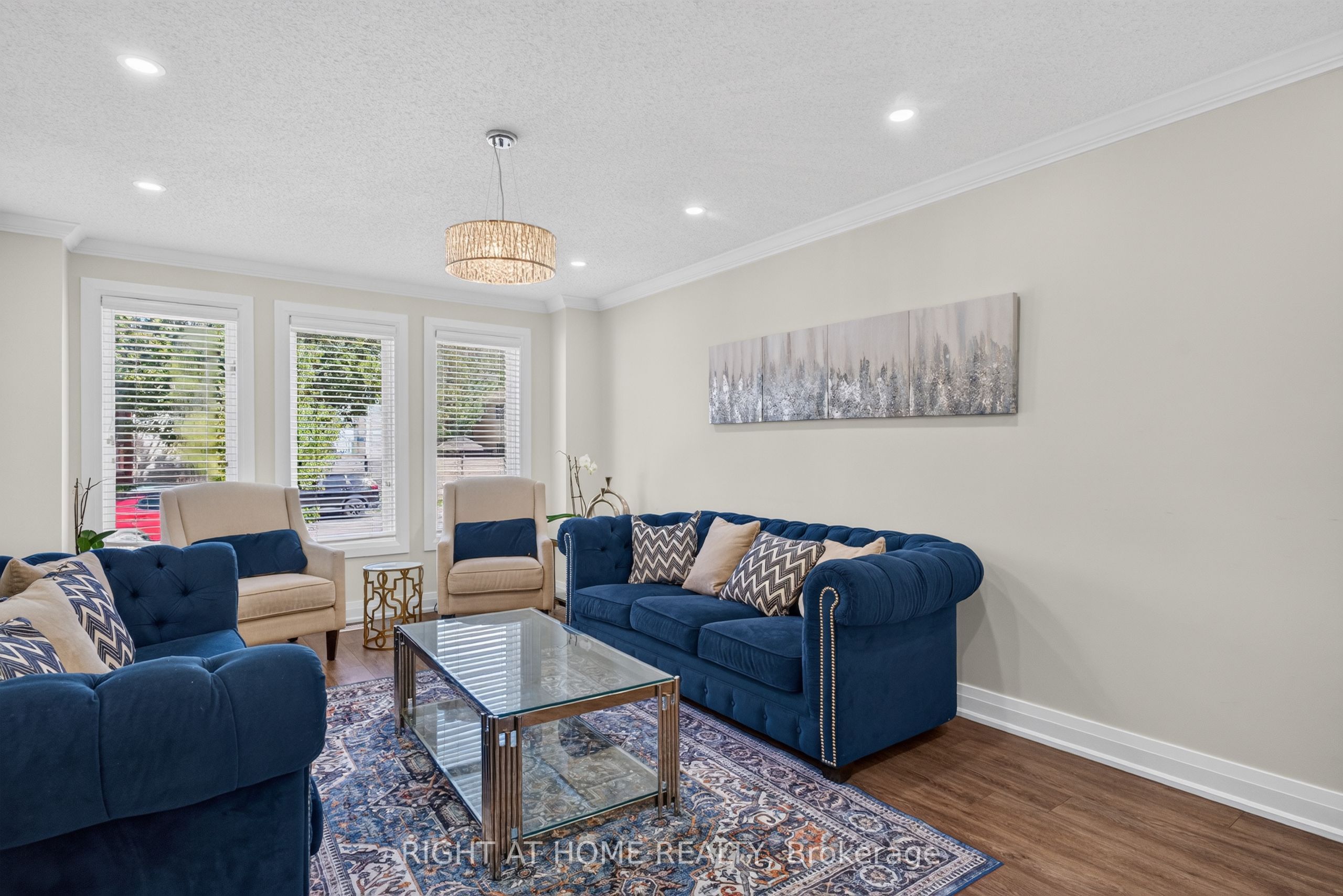 12 Baslaw Drive Property Photo 8