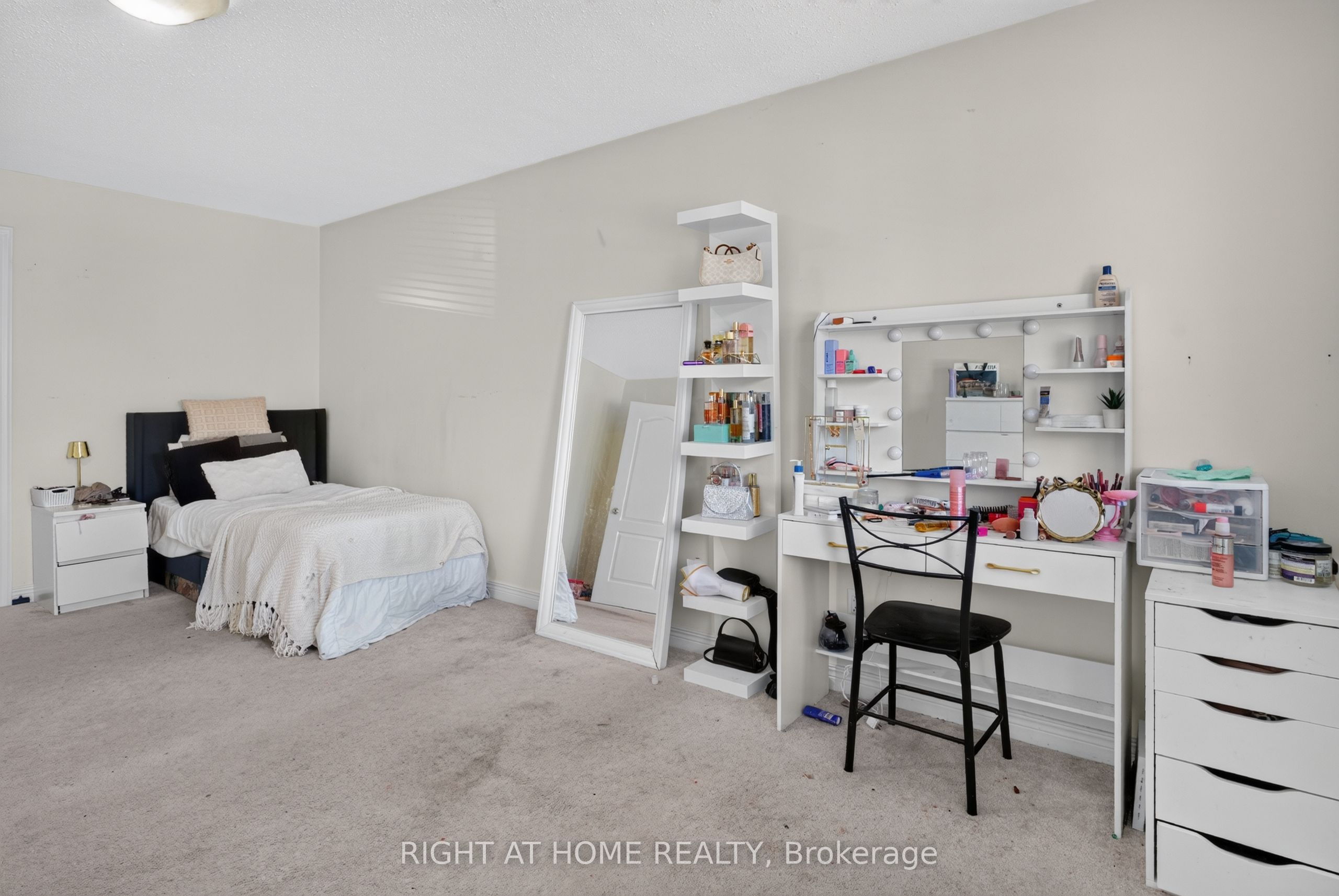 12 Baslaw Drive Property Photo 21