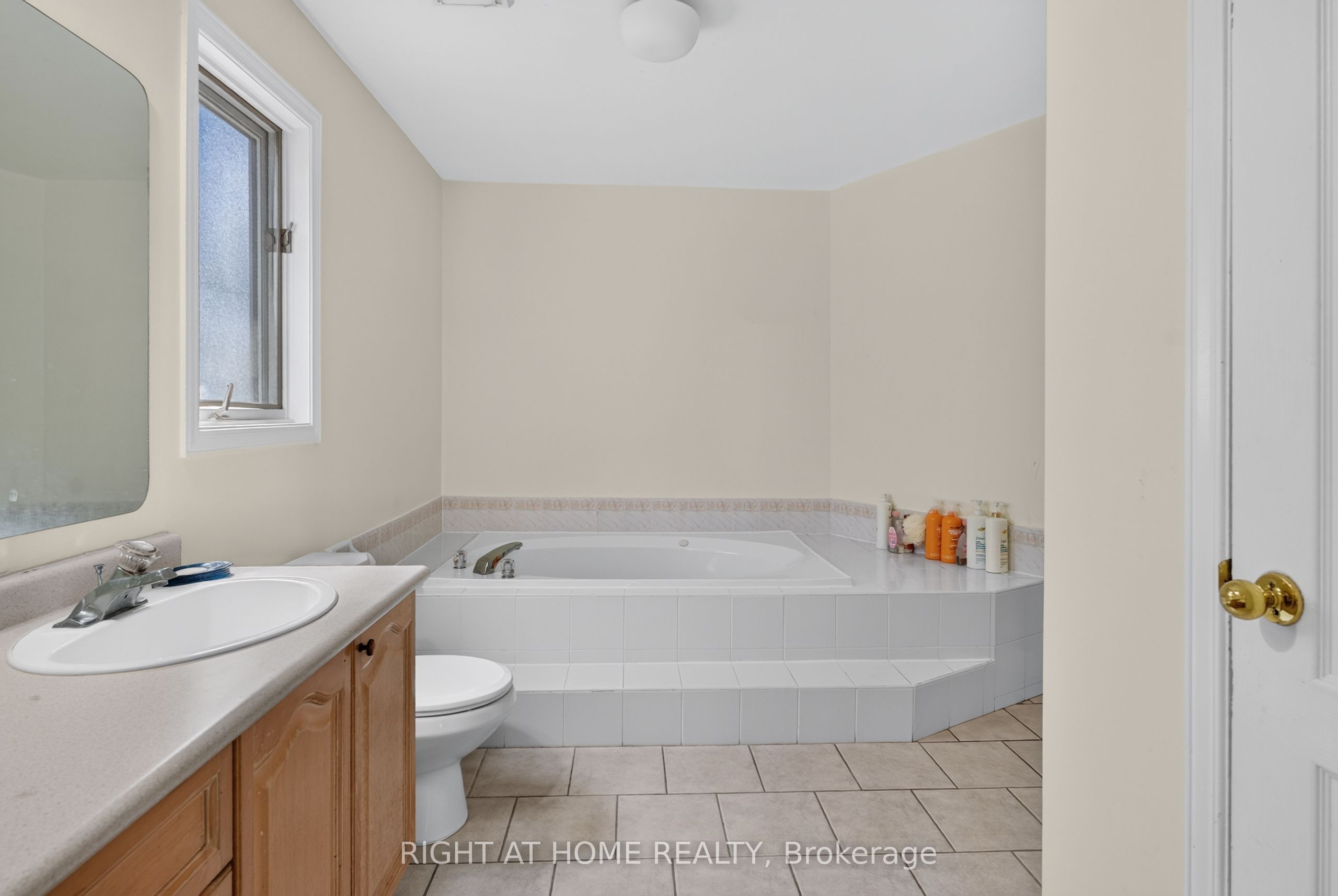 12 Baslaw Drive Property Photo 28