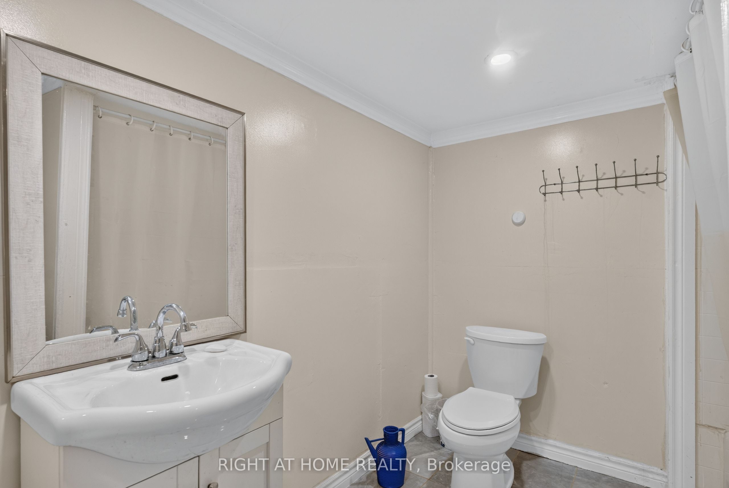12 Baslaw Drive Property Photo 36