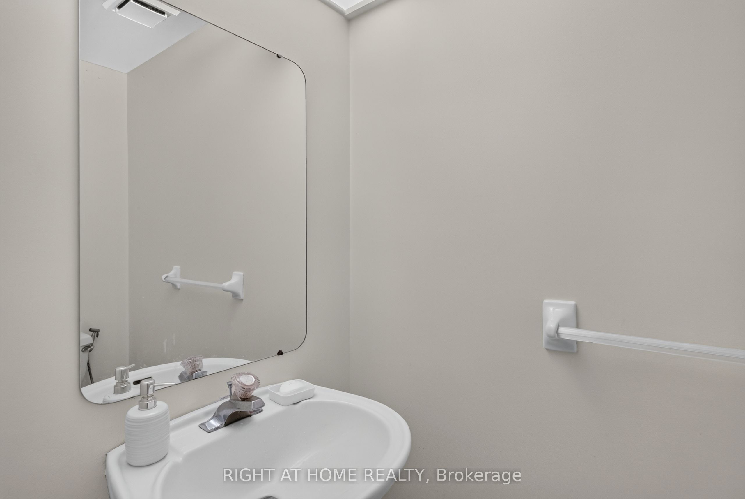 12 Baslaw Drive Property Photo 39