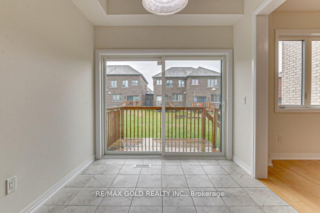 120 Huntingford Trail Property Photo 6