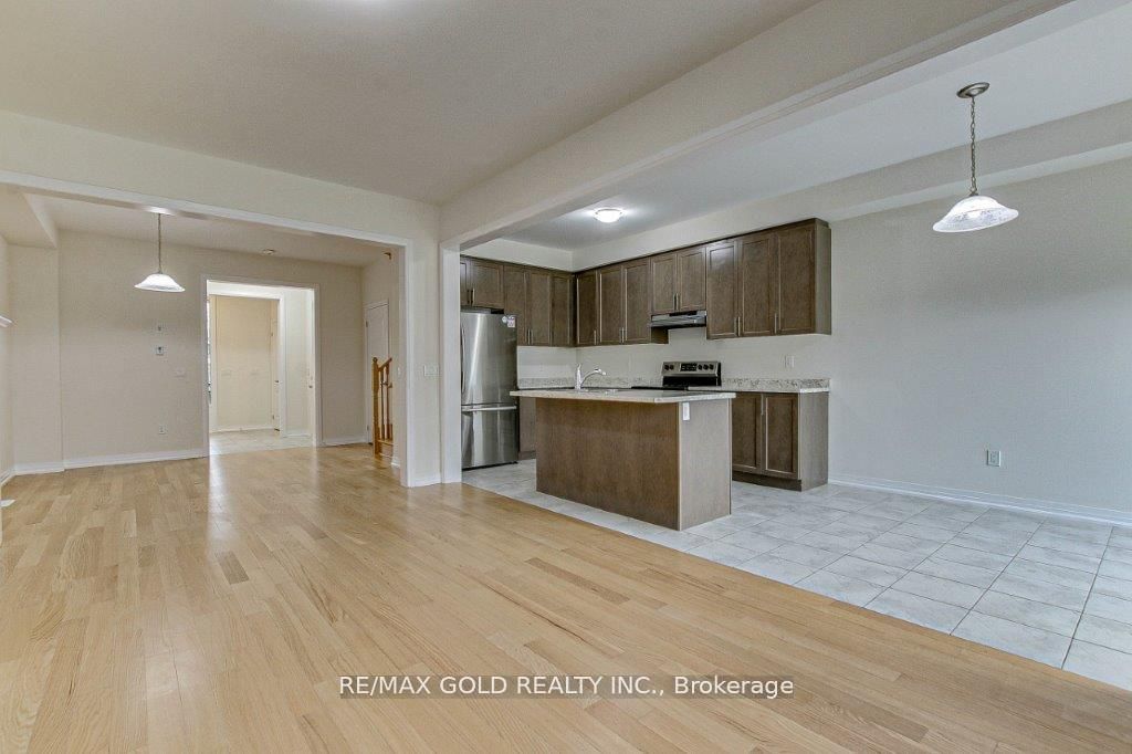 120 Huntingford Trail Property Photo 7