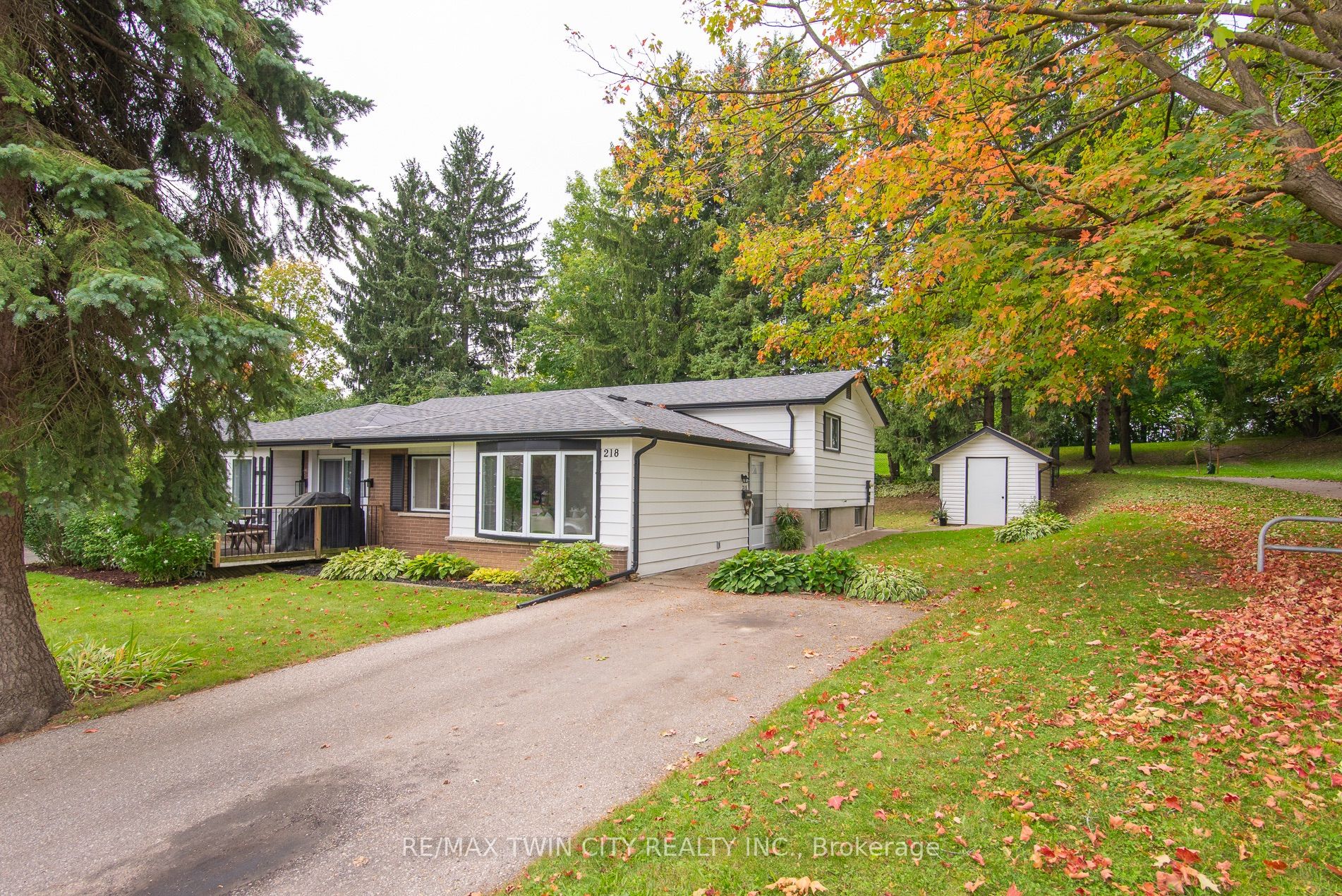 218 Pinedale Drive Property Photo 1