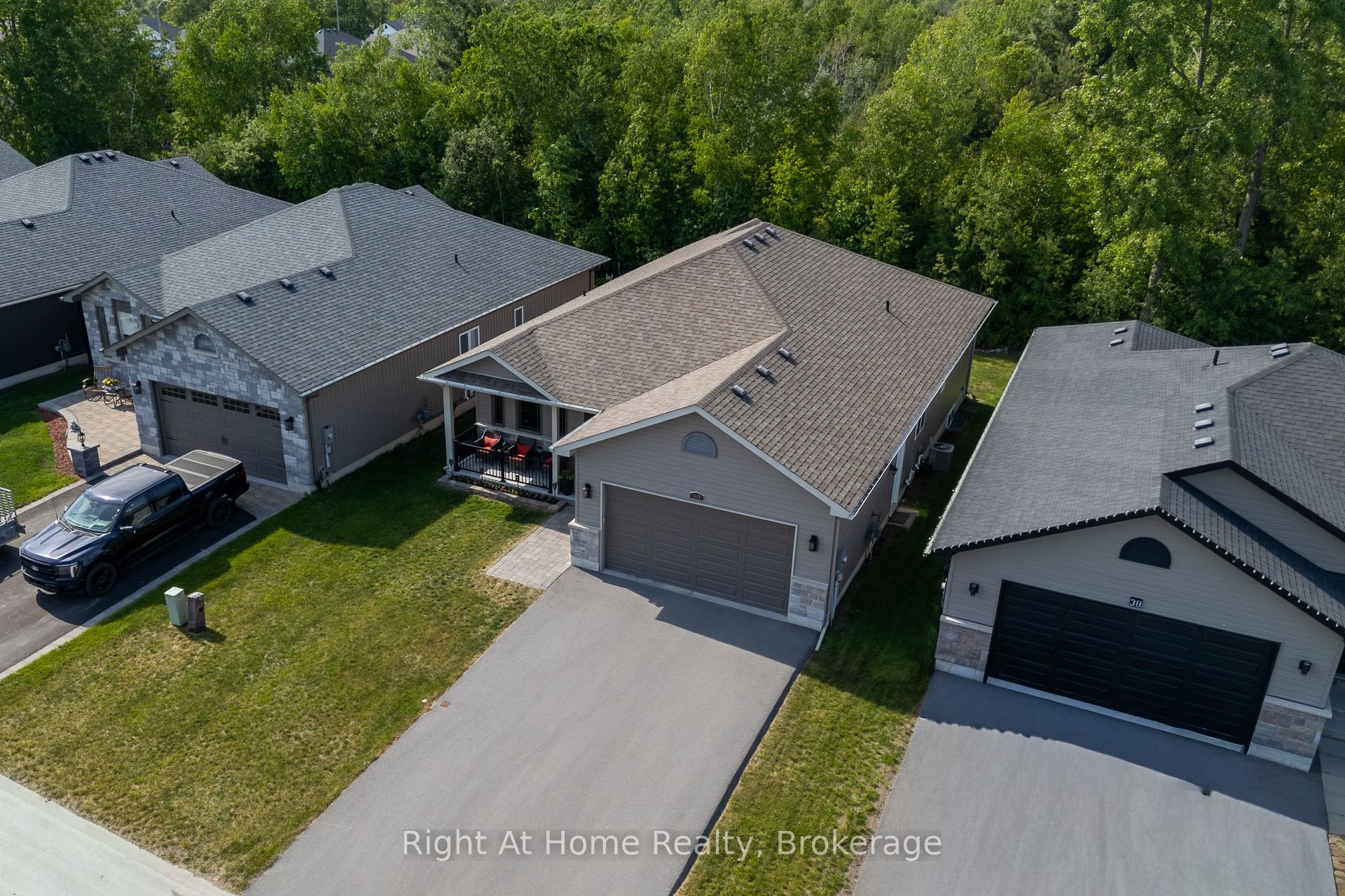 40 Birchmount Street Property Photo 3