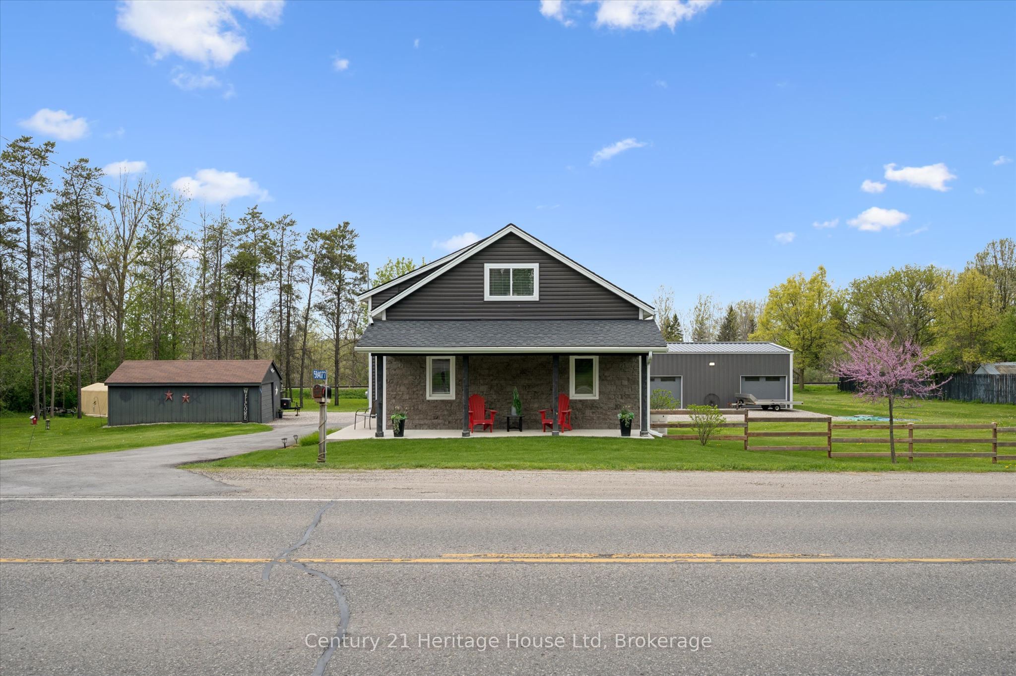 584077 Beachville Road Property Photo 5