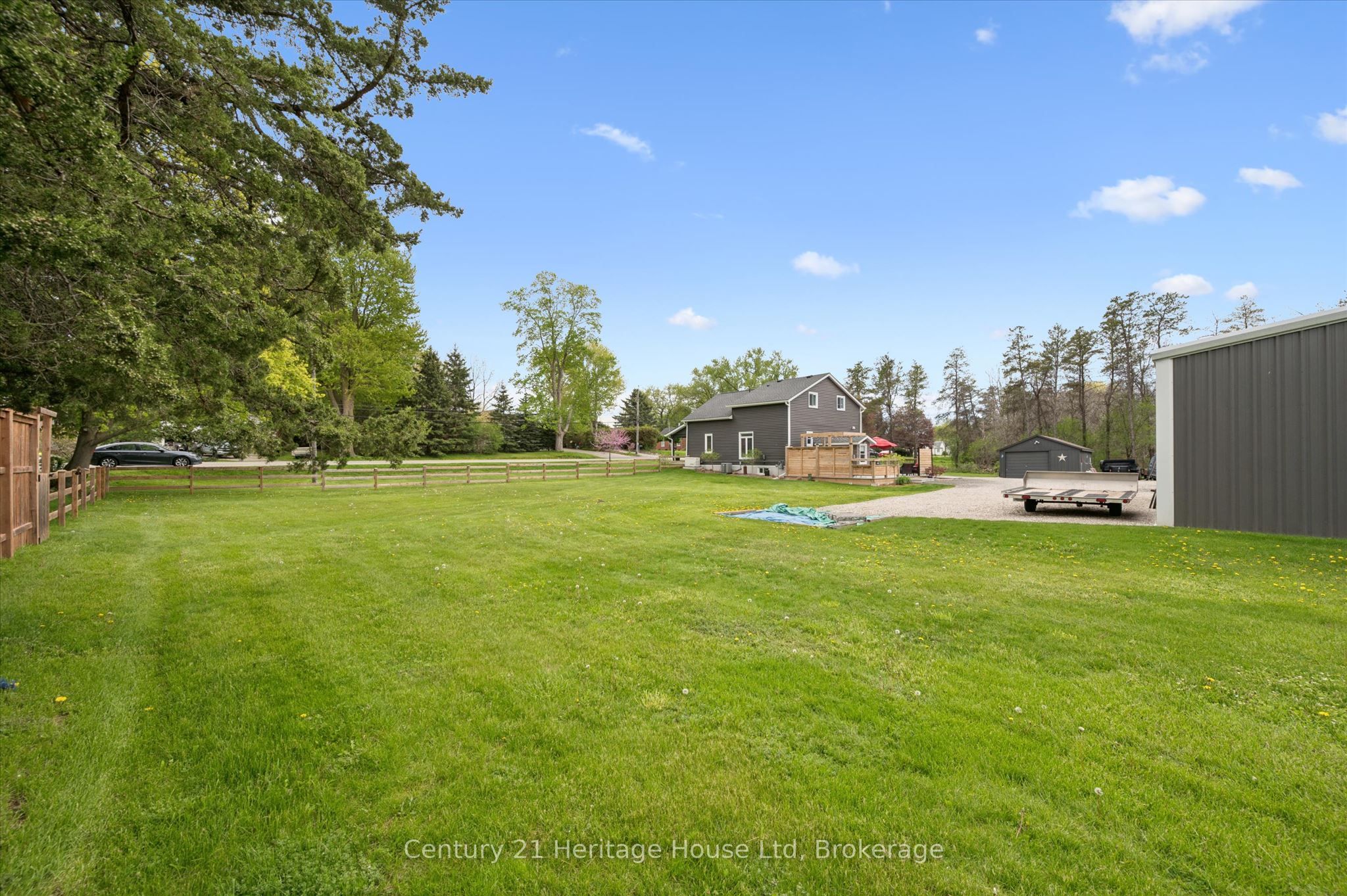 584077 Beachville Road Property Photo 33
