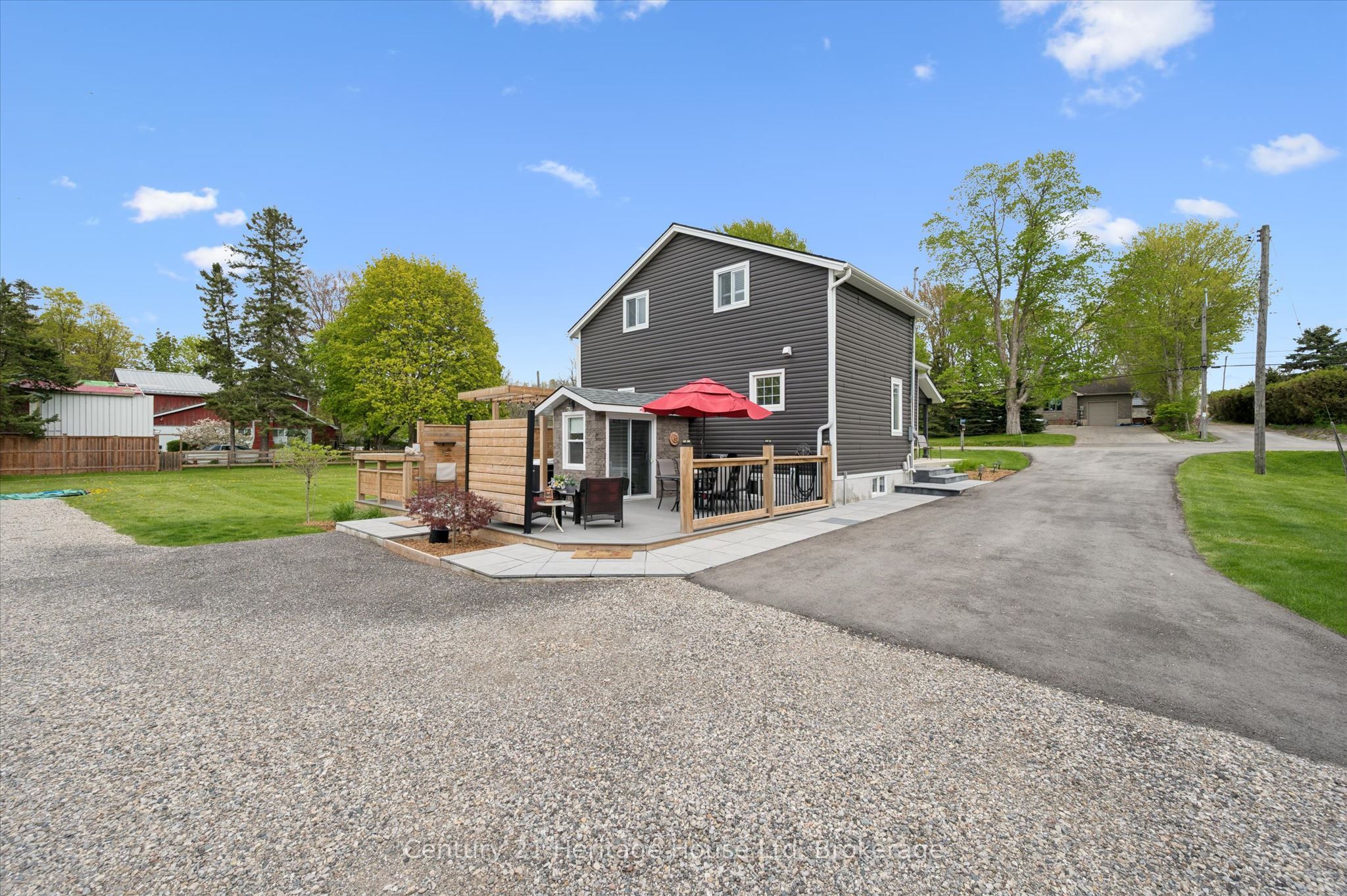 584077 Beachville Road Property Photo 34