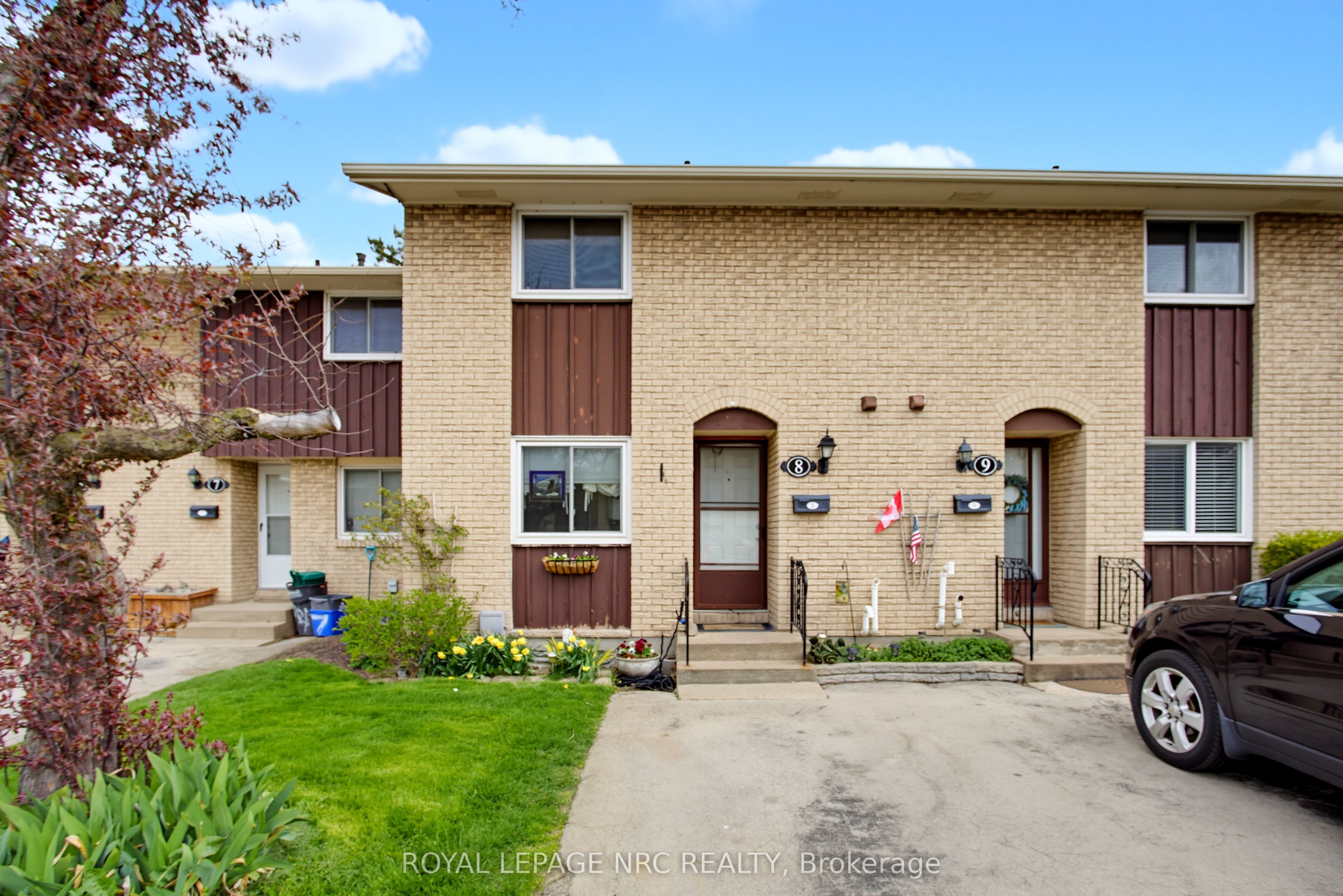 50 Lakeshore Road 8 Property Photo 1