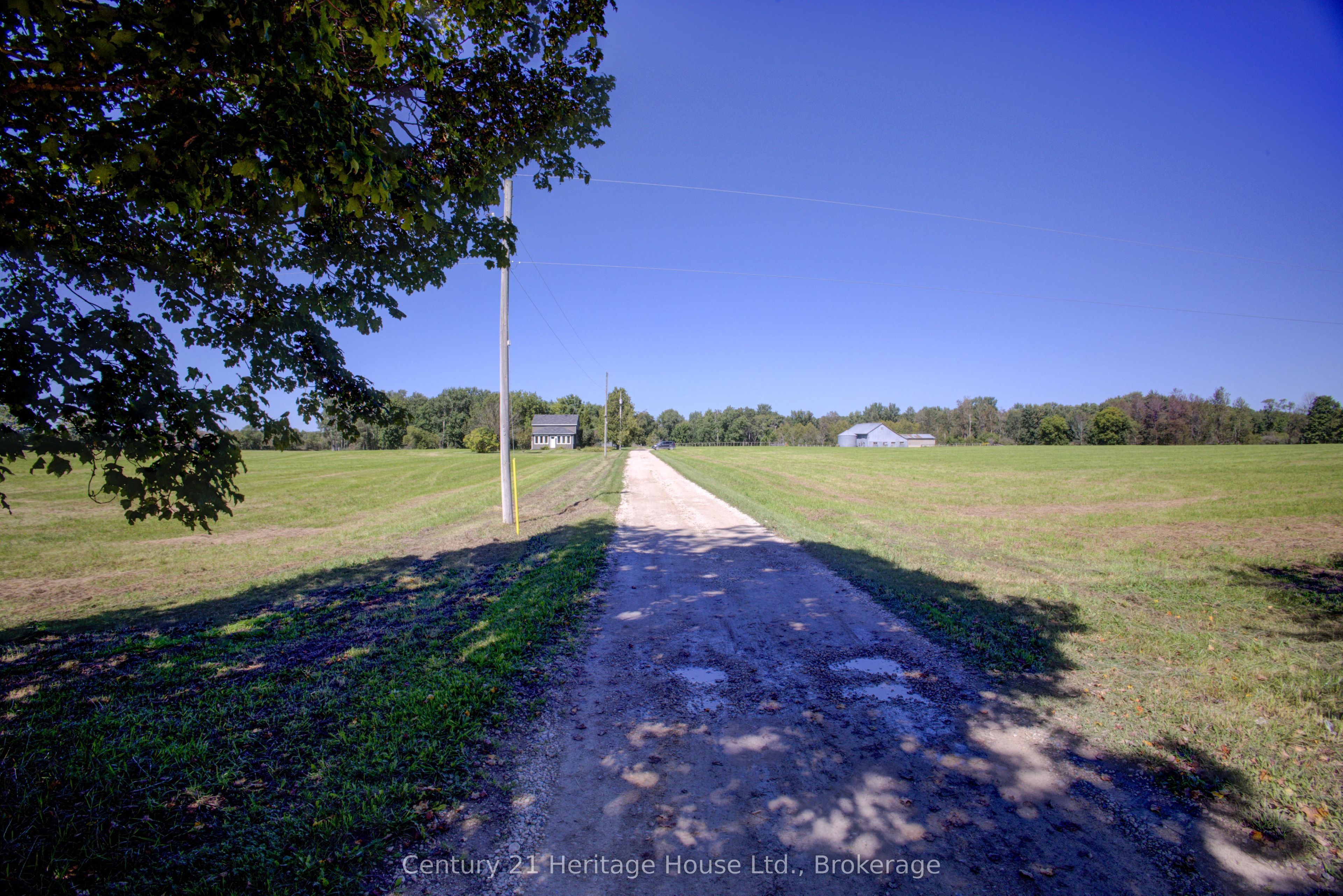 343509 North Line Property Photo 2