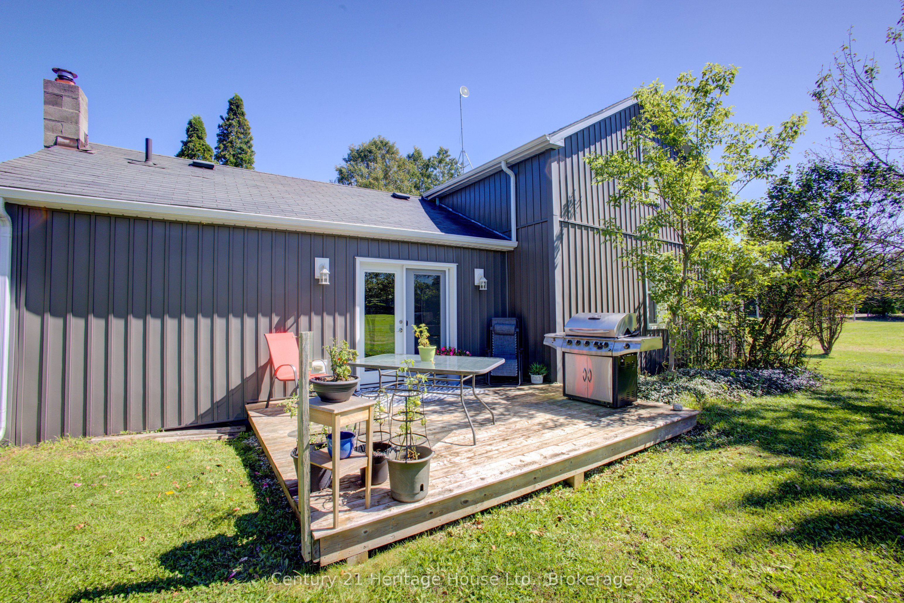 343509 North Line Property Photo 8