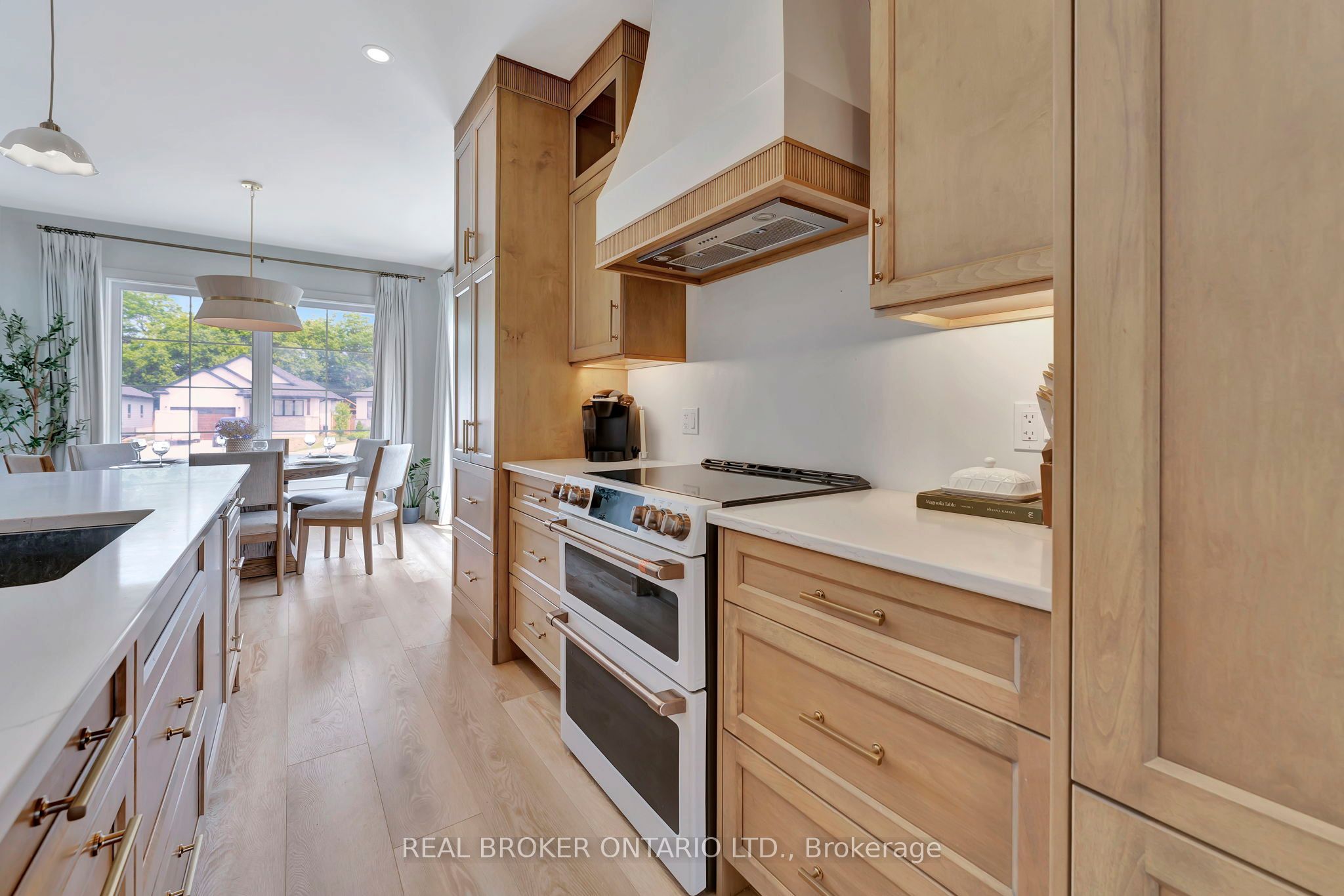 10 Macneil Court Property Photo 8