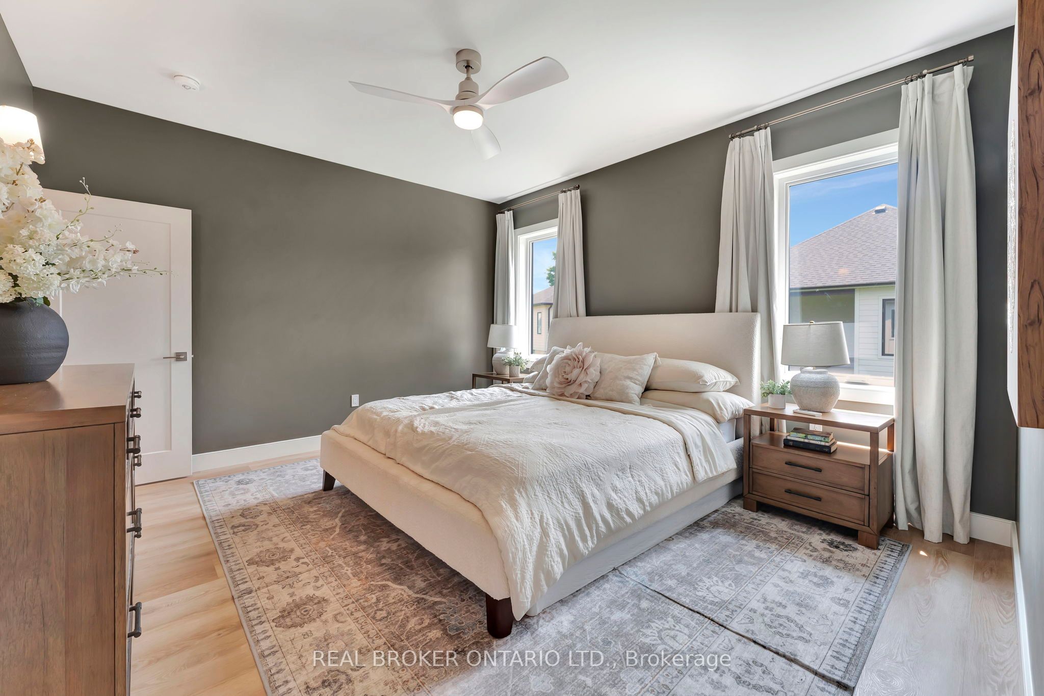 10 Macneil Court Property Photo 17