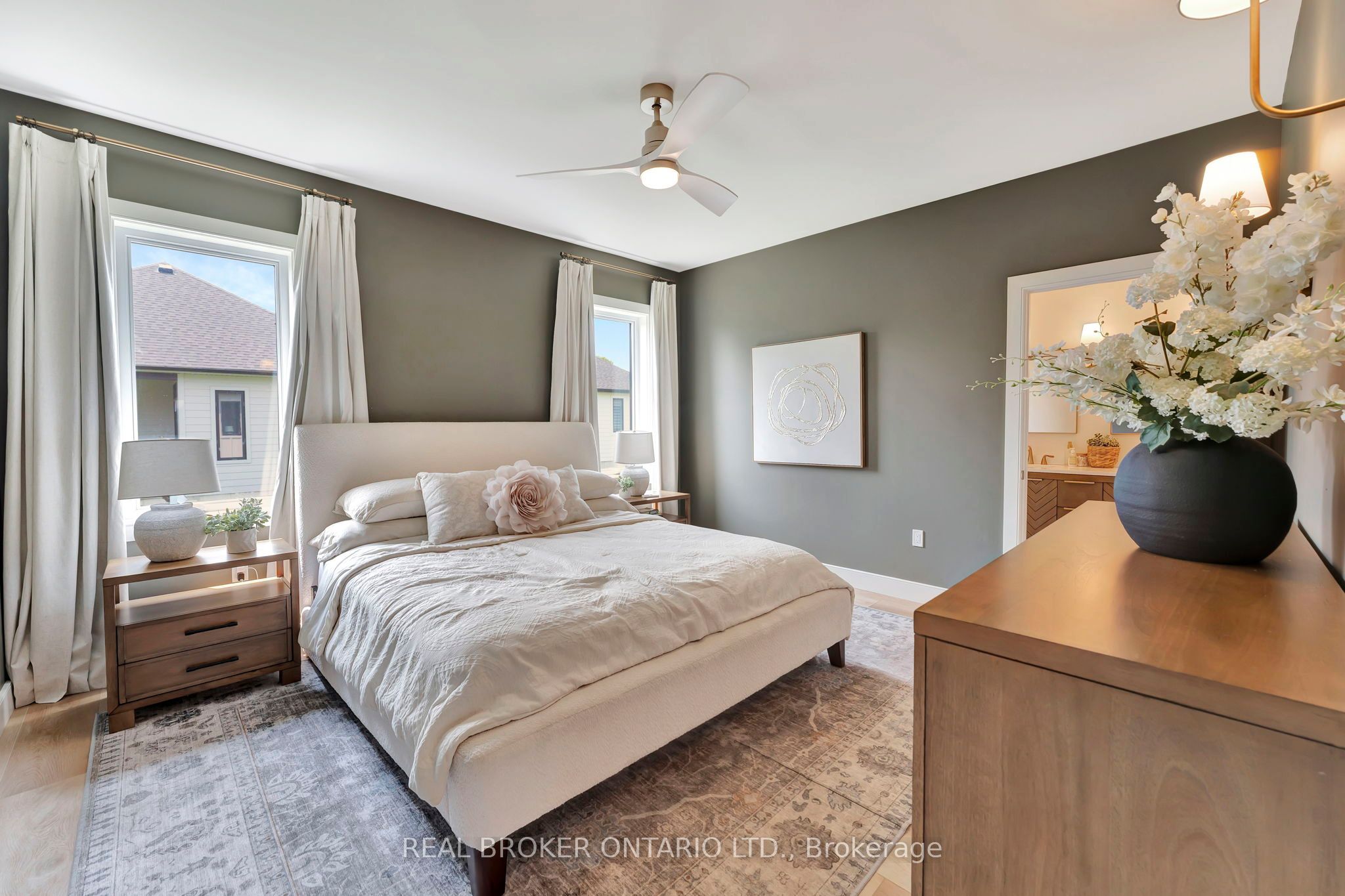 10 Macneil Court Property Photo 18