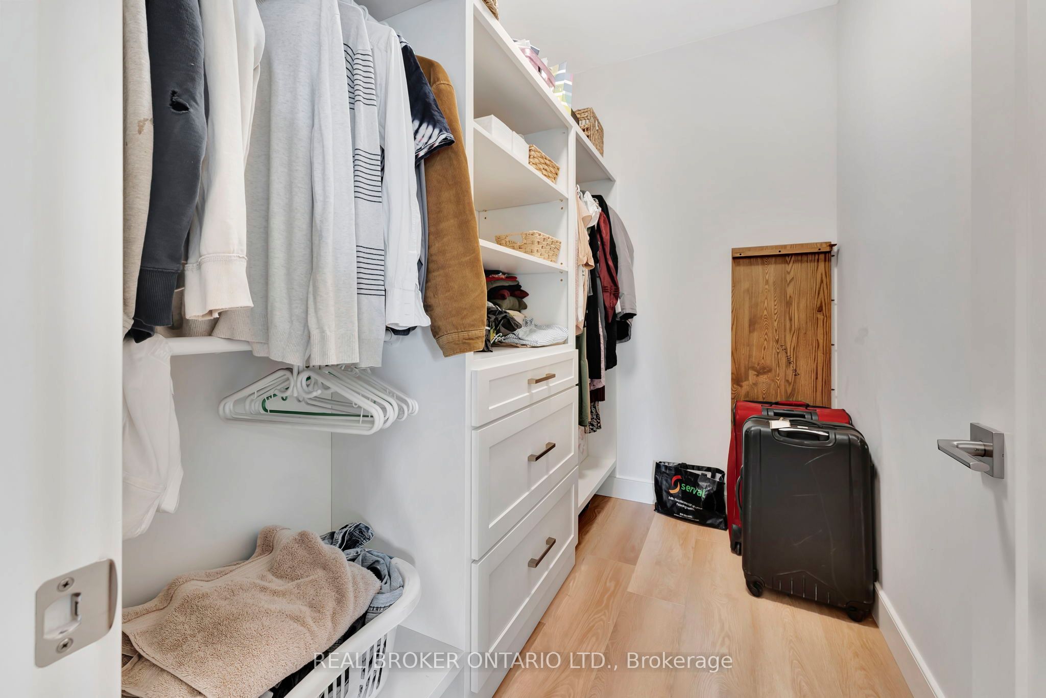 10 Macneil Court Property Photo 19