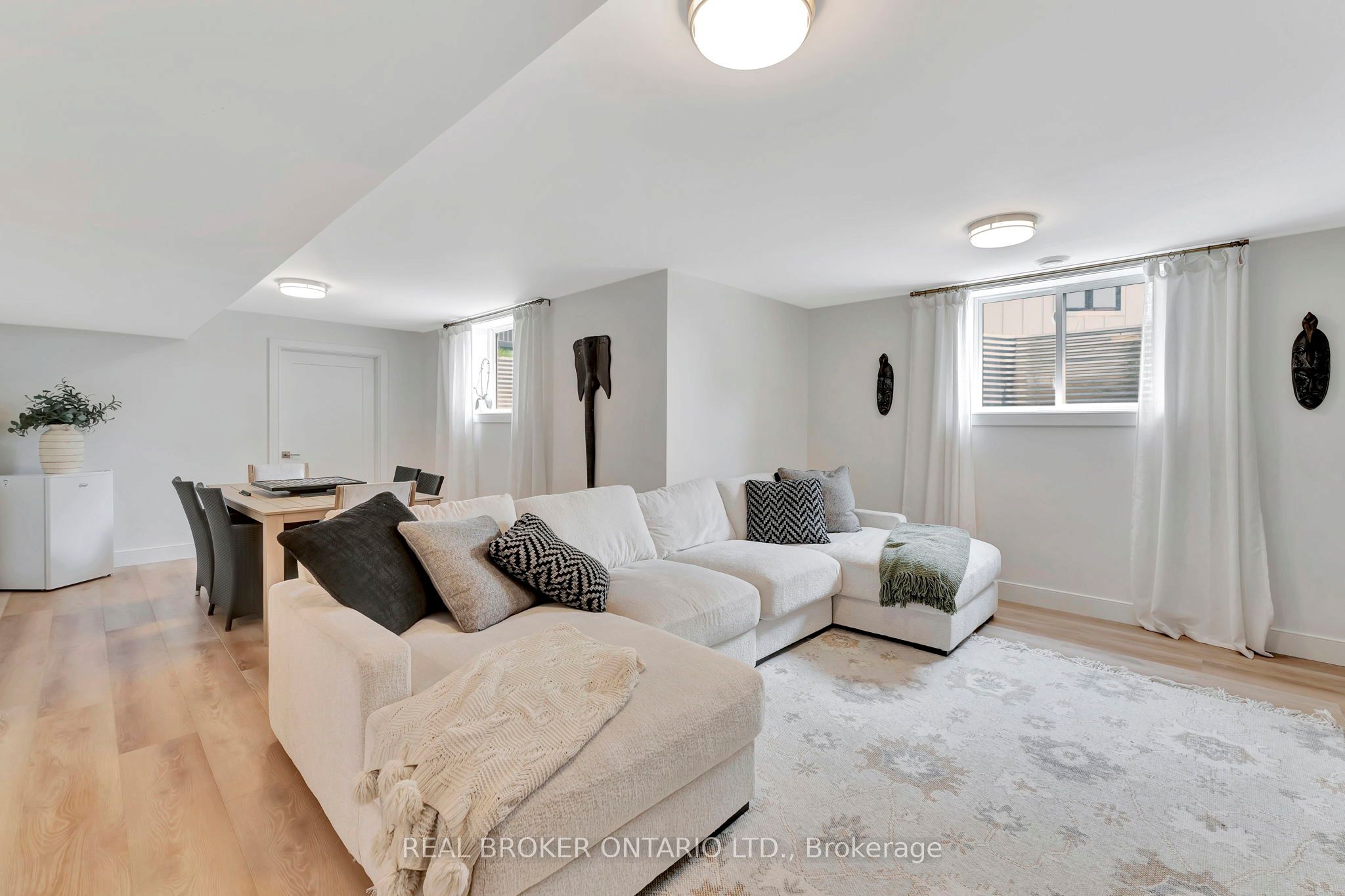 10 Macneil Court Property Photo 29