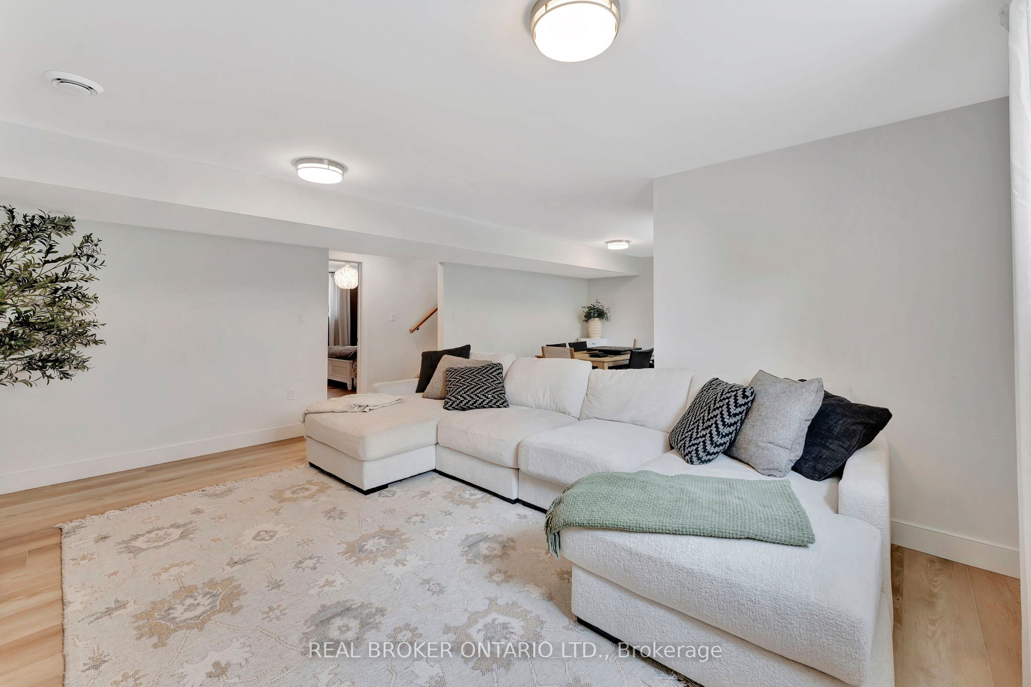 10 Macneil Court Property Photo 30