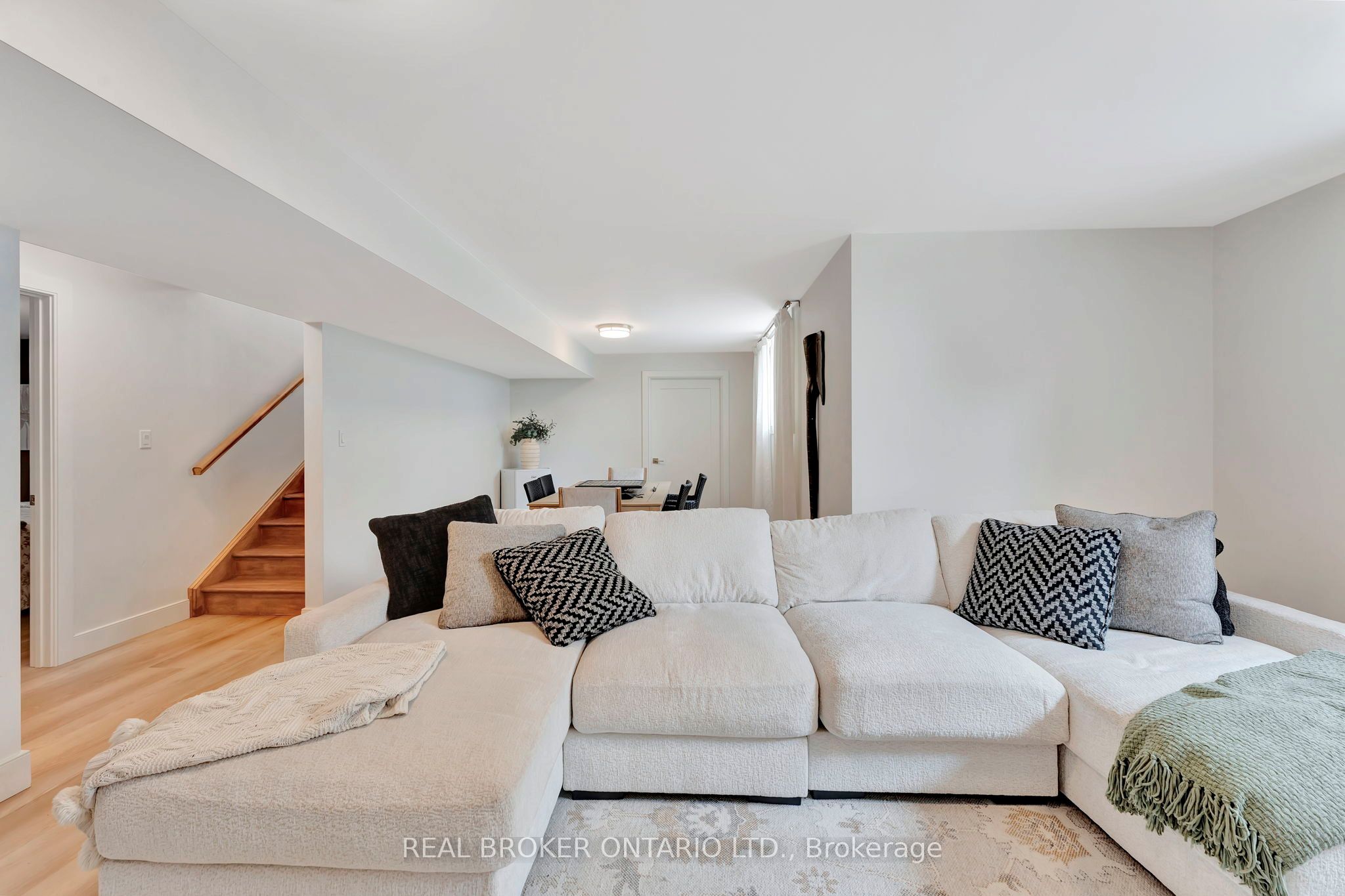 10 Macneil Court Property Photo 31
