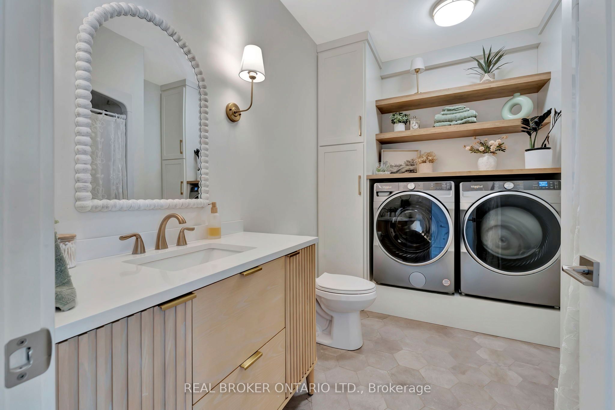 10 Macneil Court Property Photo 35